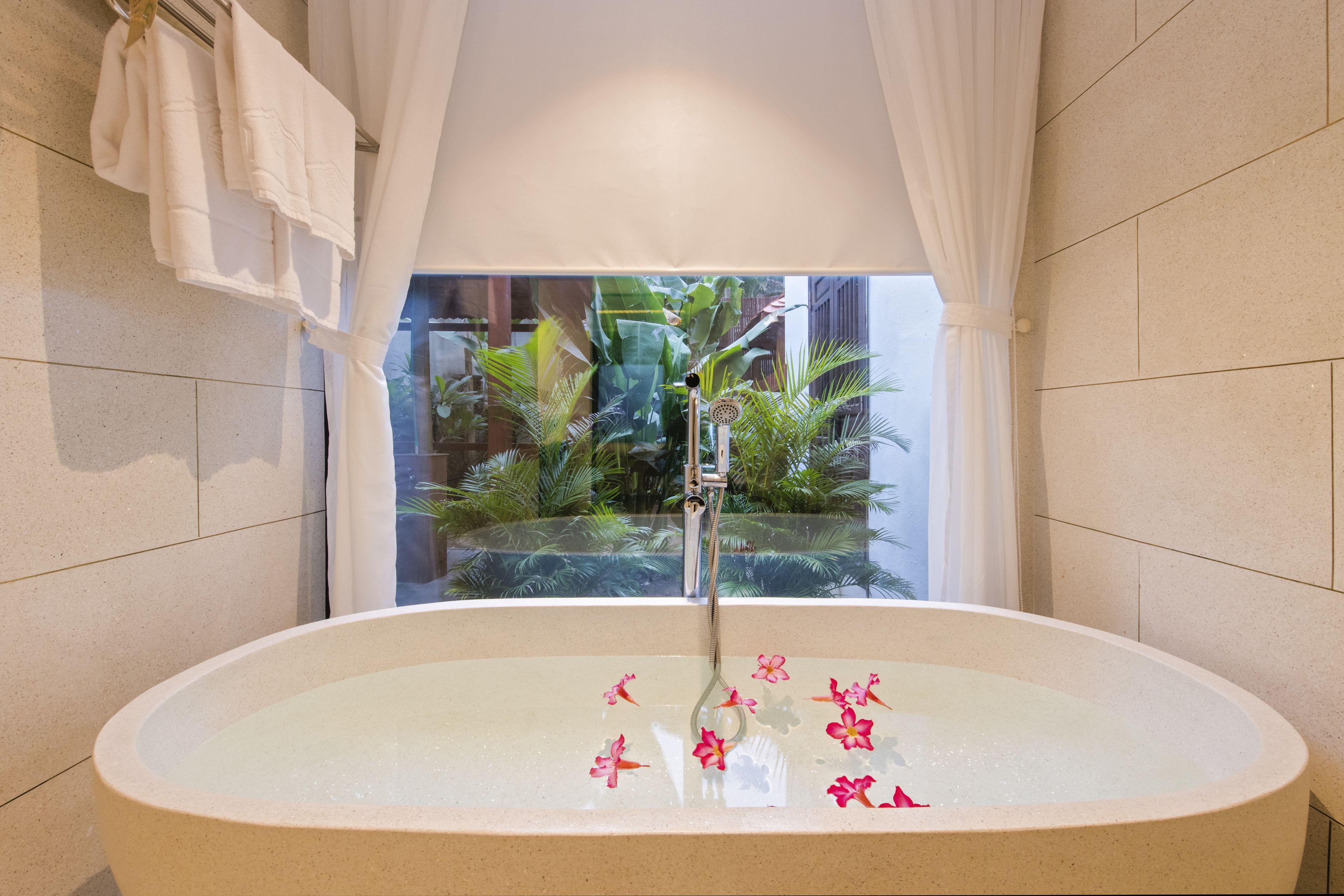 Double or Twin Room Private External Bathroom