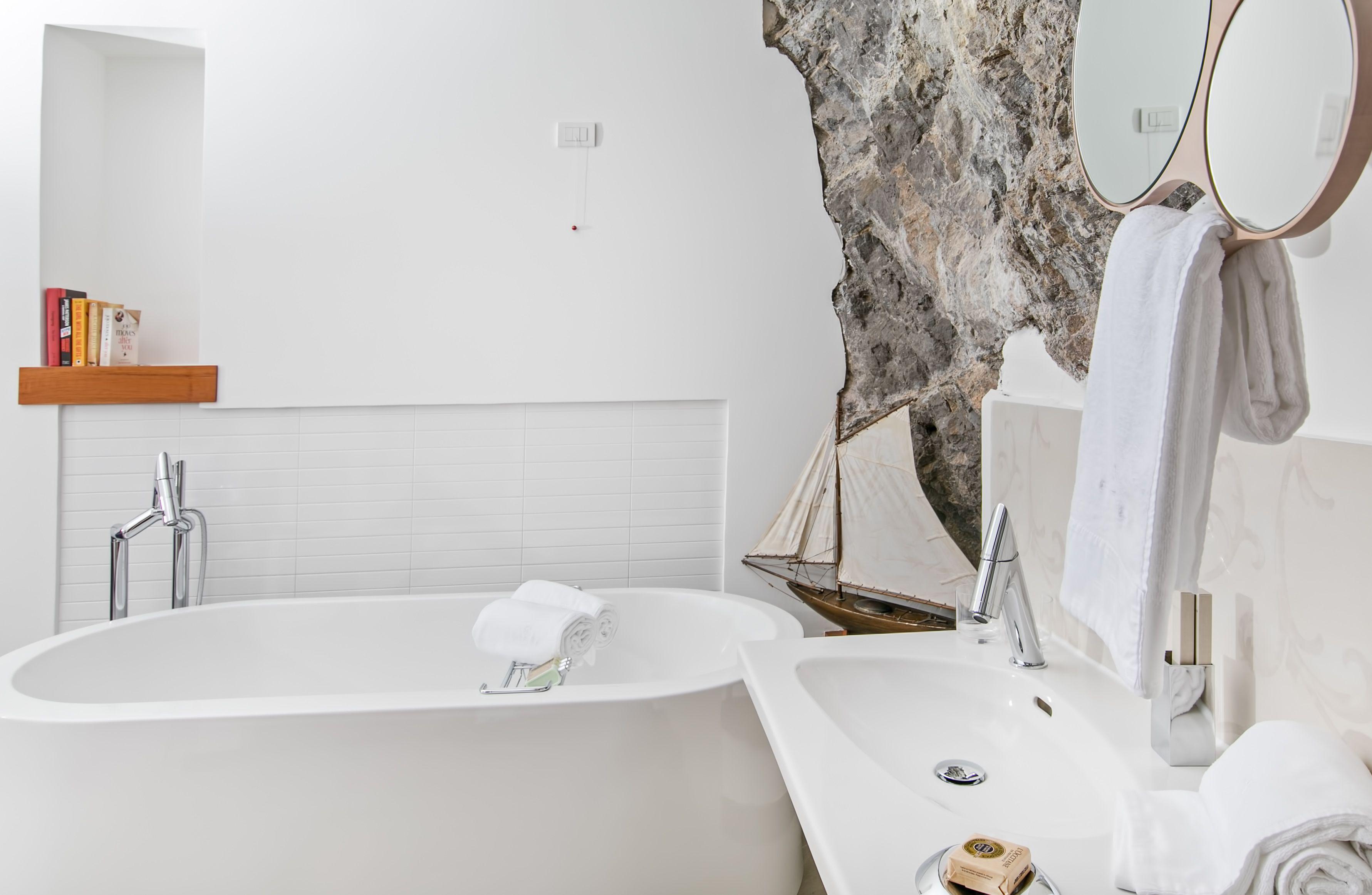 Classic Double or Twin Room Partial Sea View