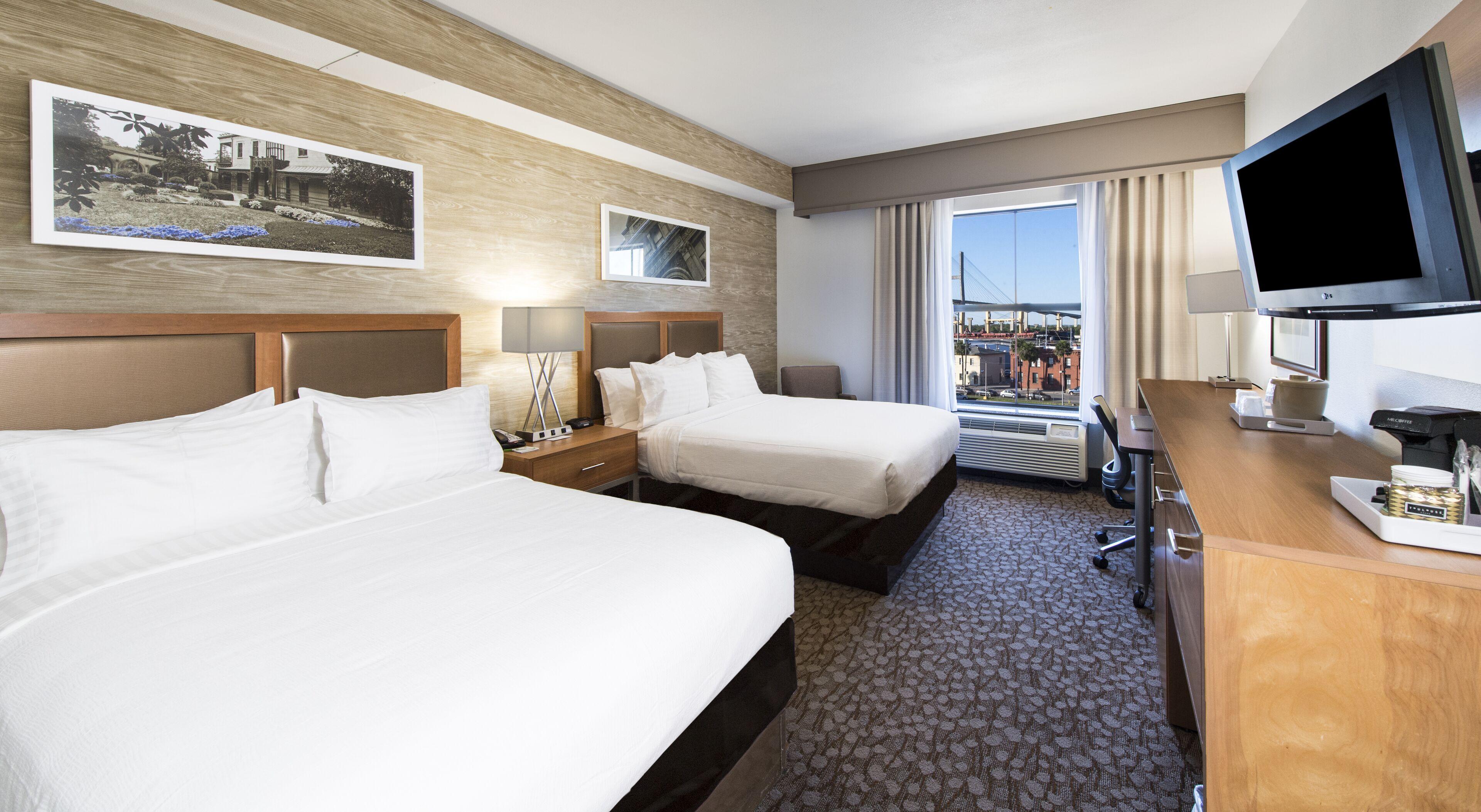 Standard Queen Room Two Queen Beds Communications Accessible