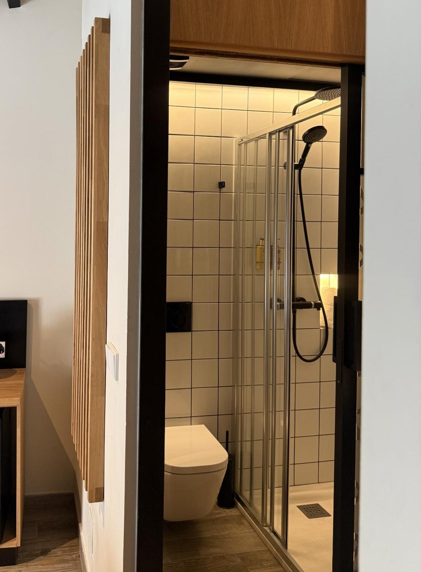 Double Room Private Bathroom