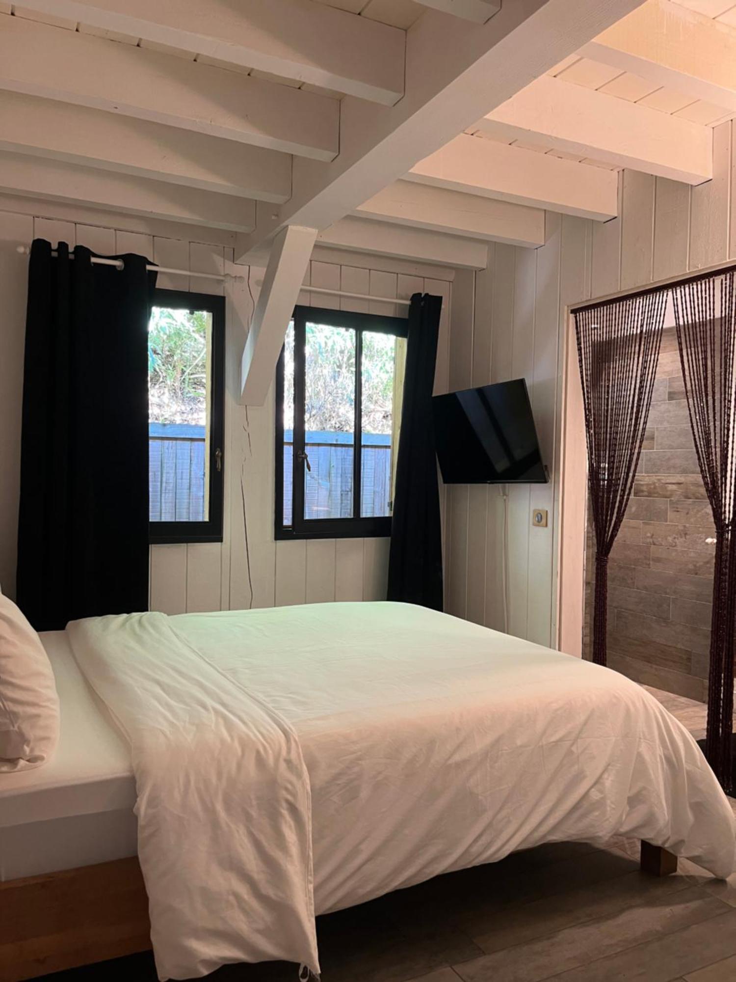 Small Double Room,1655376962:JPEG