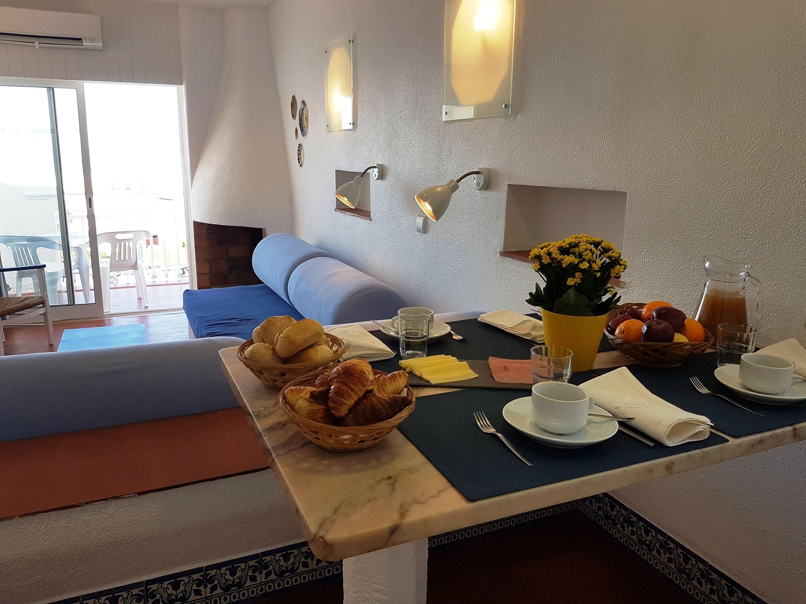 Studio with Sea View,1714480281:JPEG