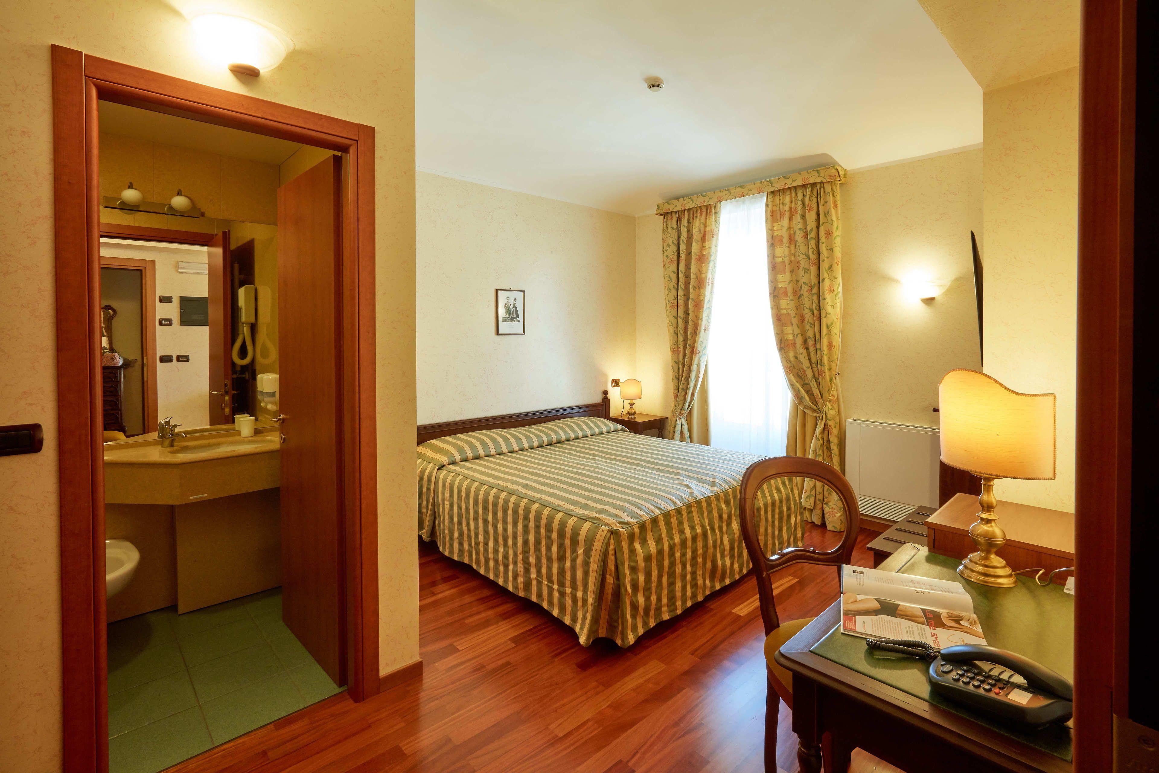 Double Twin Room