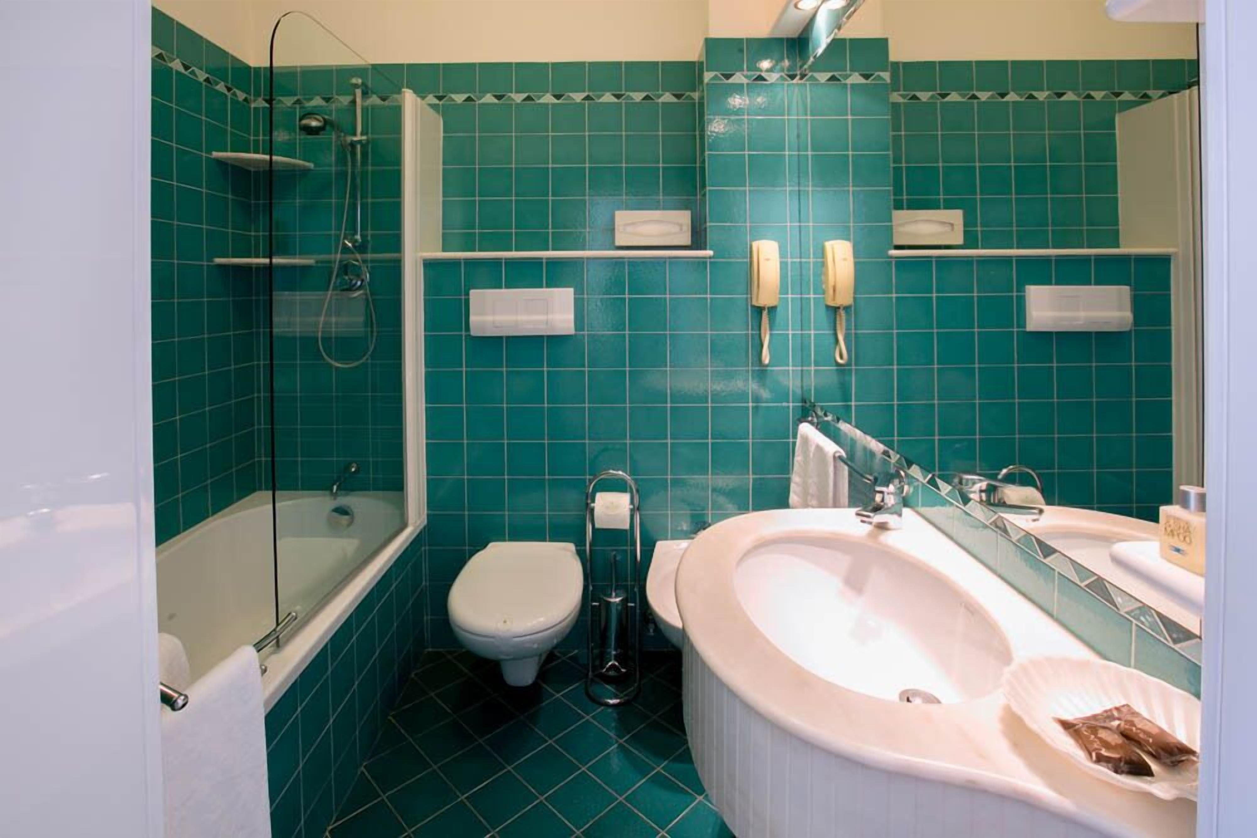 Triple Room,1746822770:JPEG