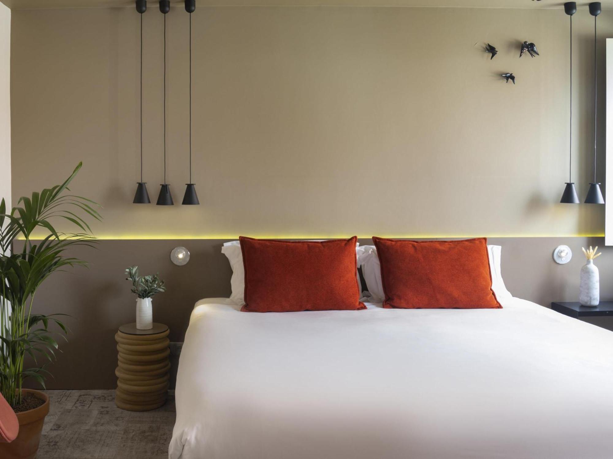 Classic Double Room,1729980305:JPEG