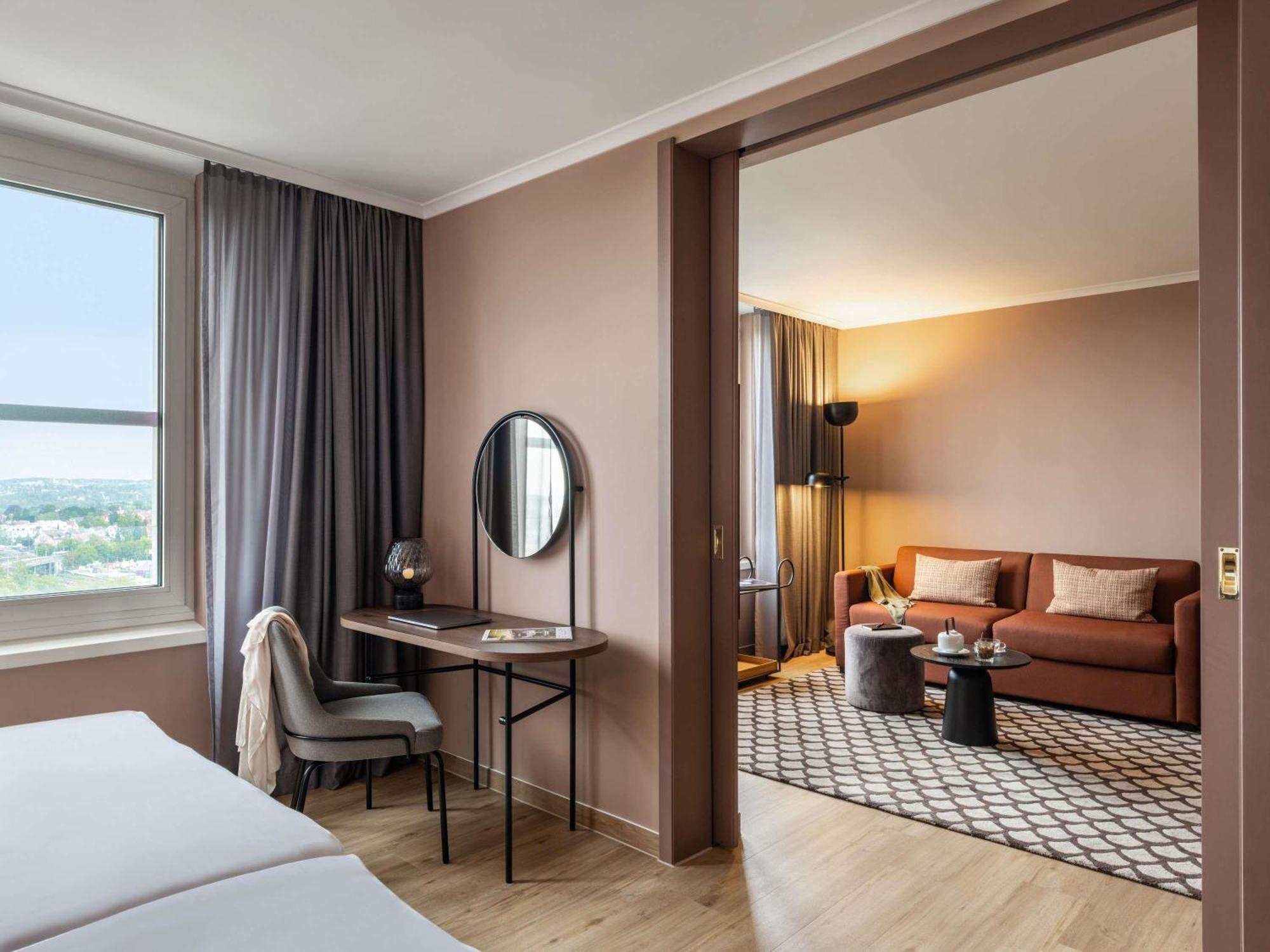 Deluxe Suite,1722885149:JPEG