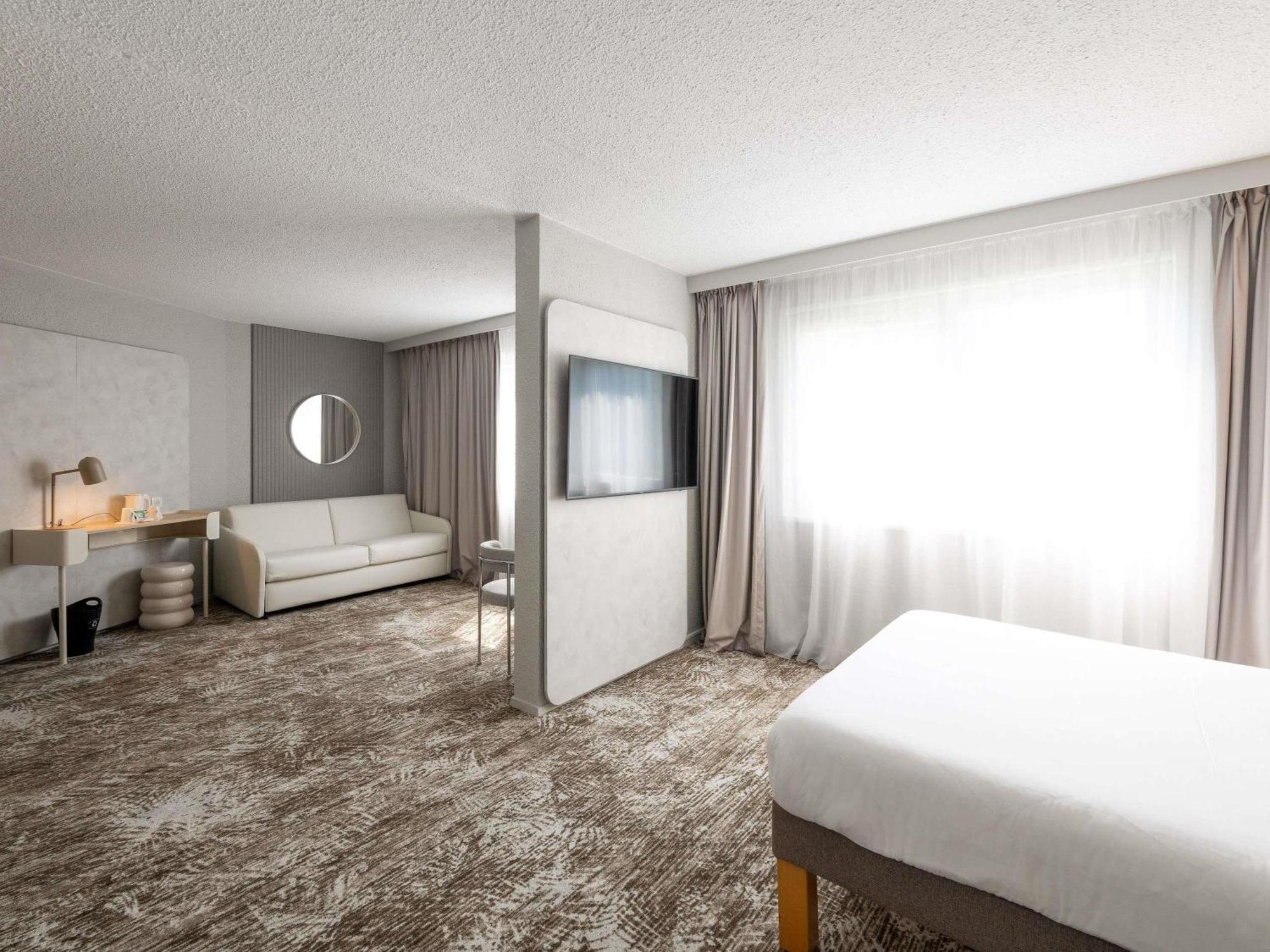 Standard Room One Double Bed Three Single Beds