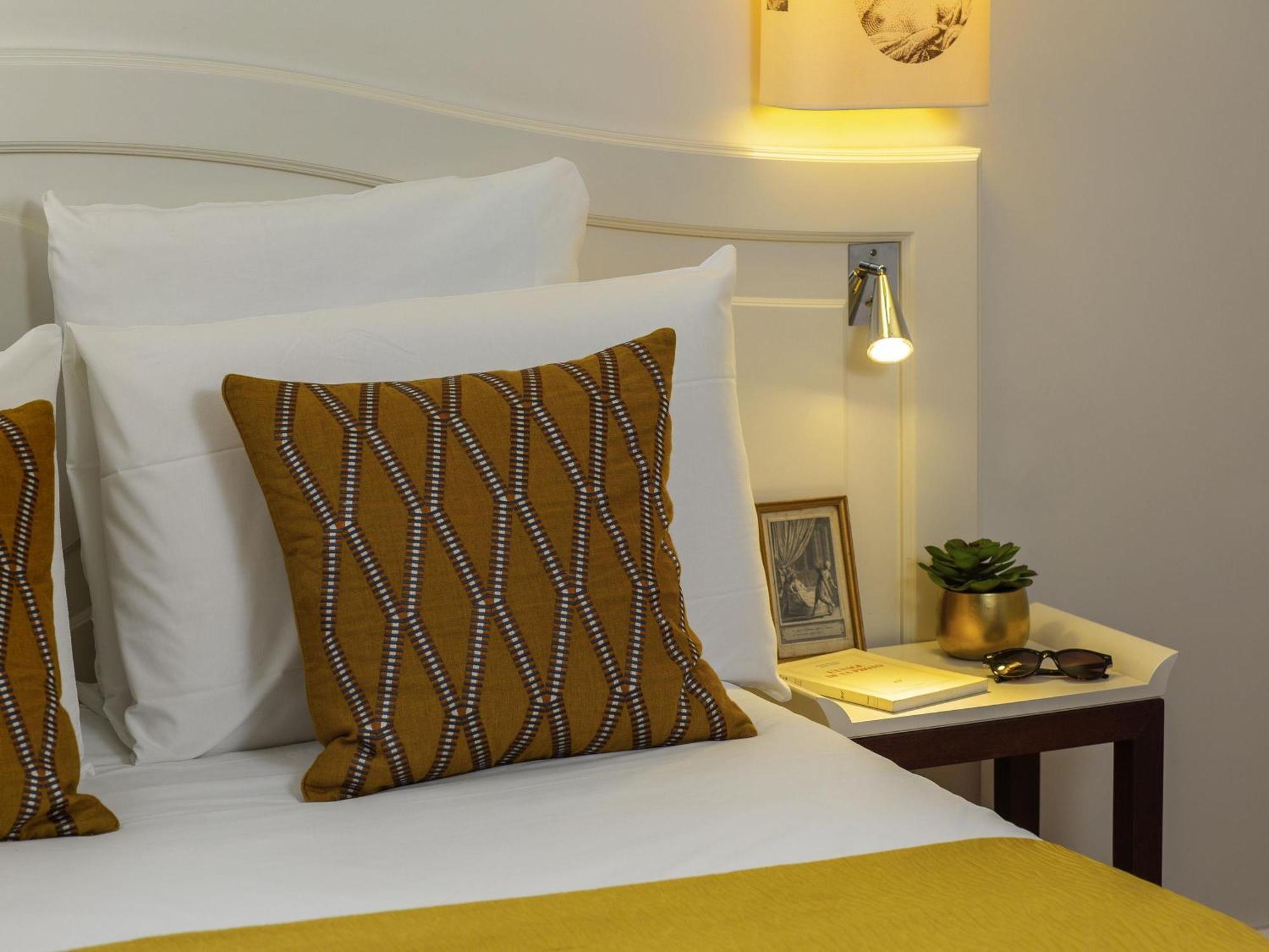 Junior Suite One Double Bed One Sofa Bed,1765144327:JPEG