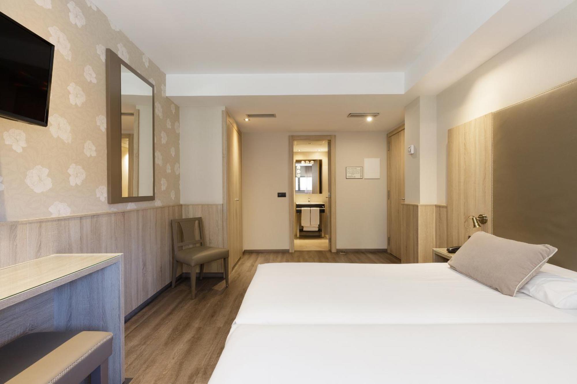 Triple Room,1716984651:JPEG