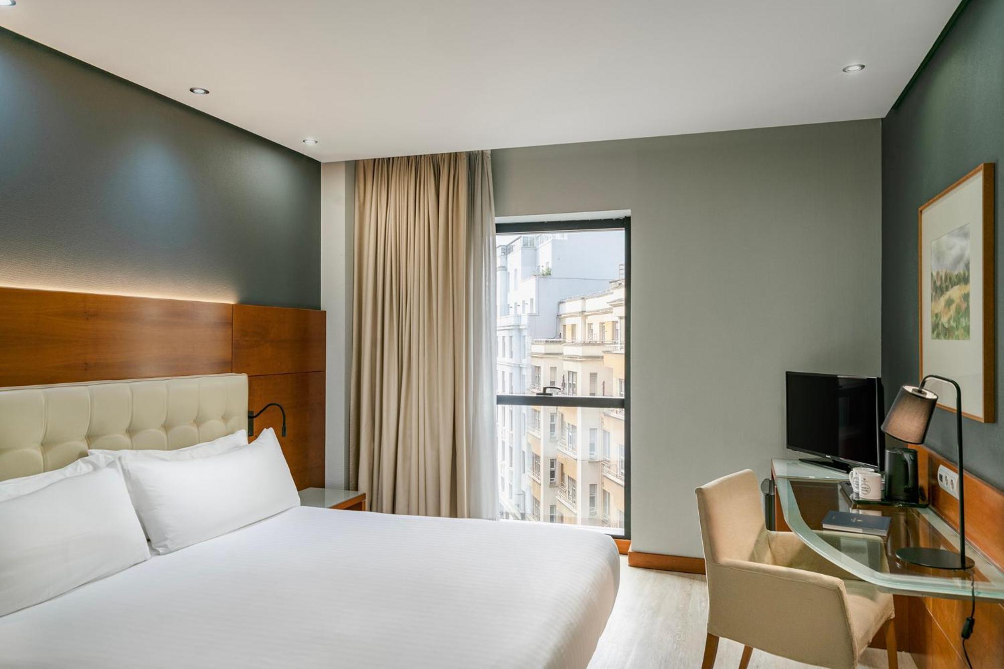 Deluxe Double or Twin Room City View