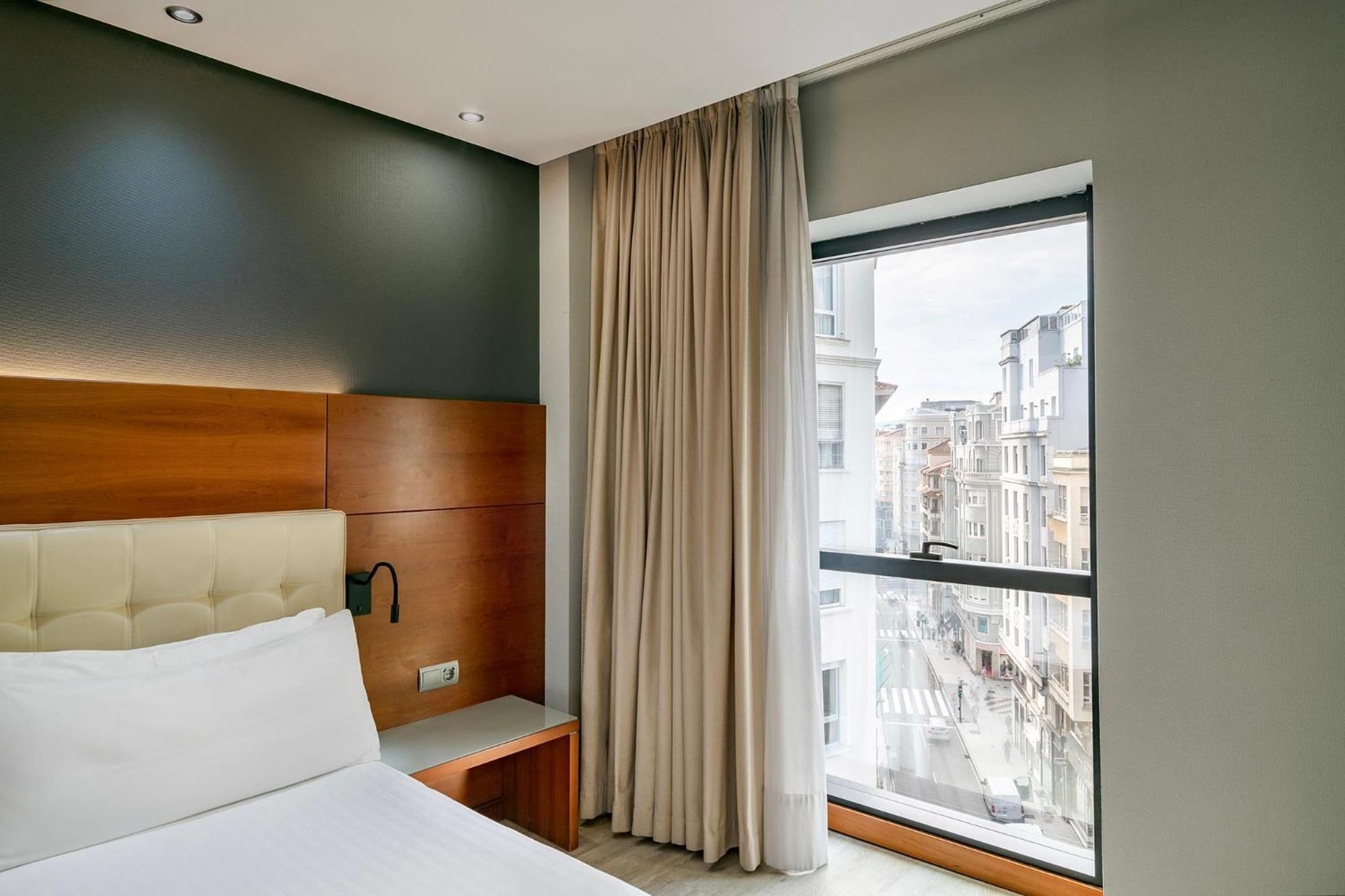 Deluxe Double or Twin Room City View