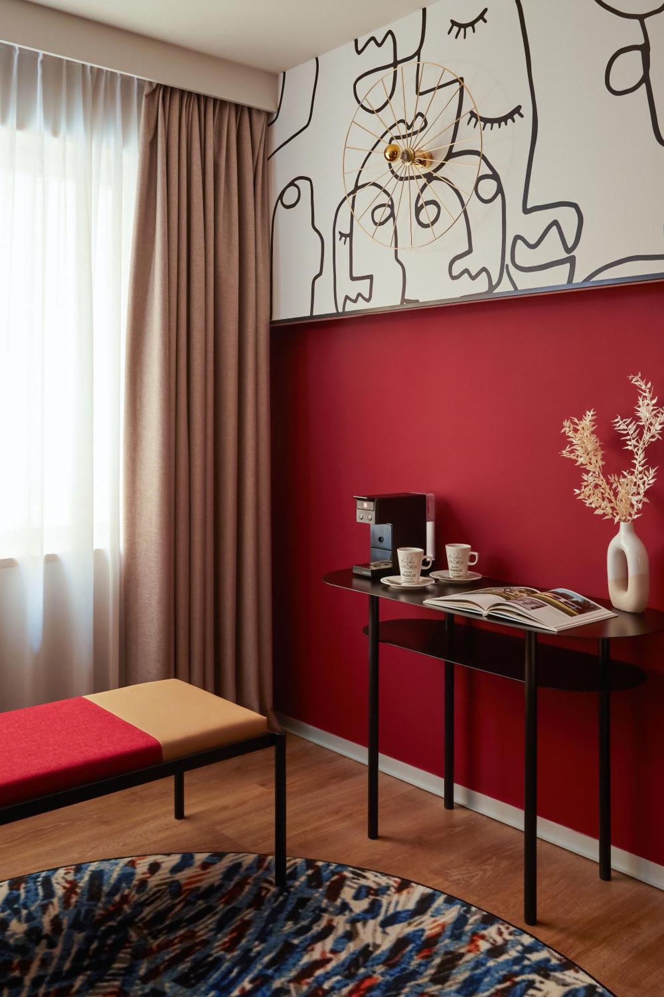 Standard Queen Room