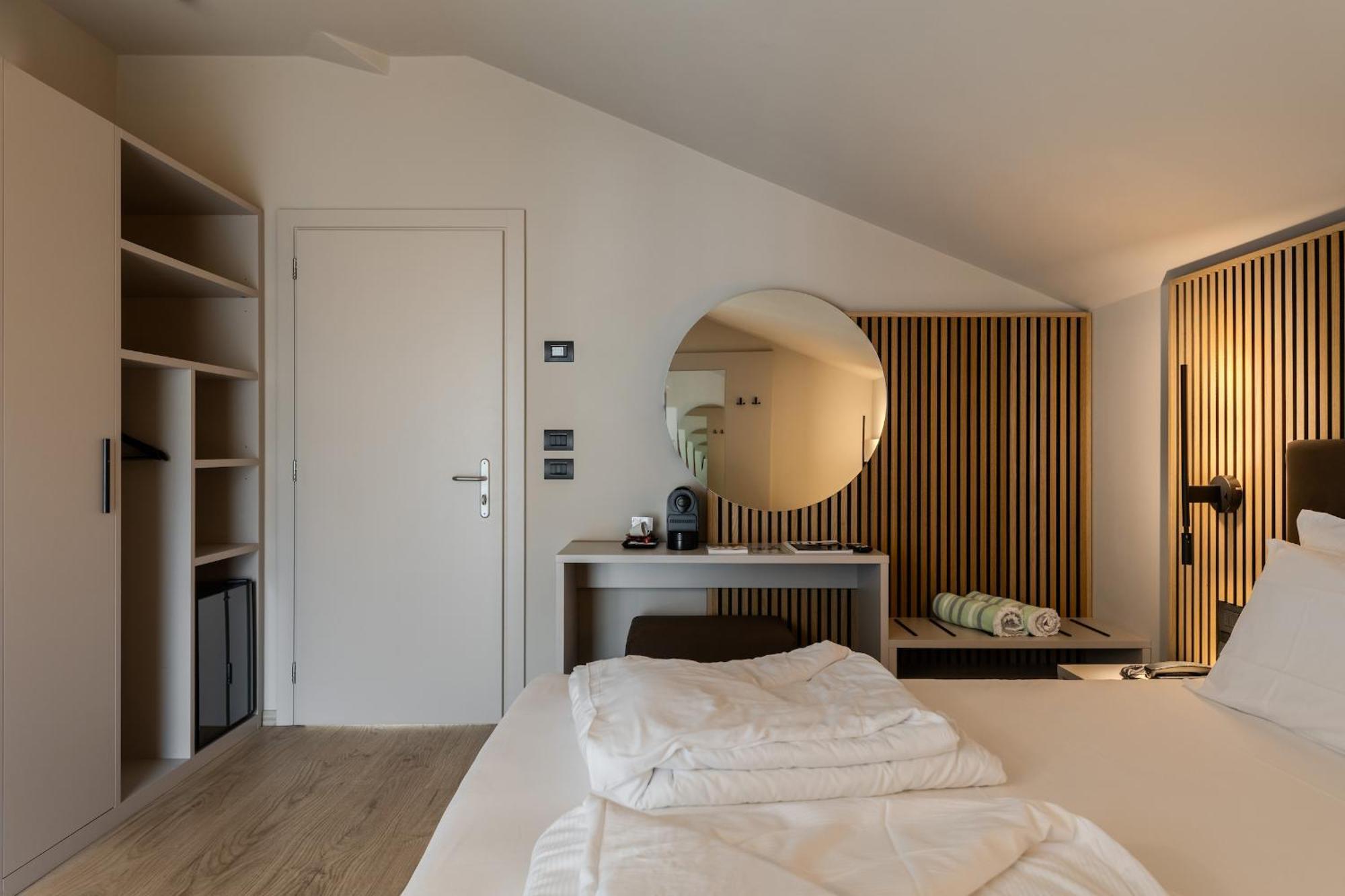 Deluxe Double or Twin Room Balcony