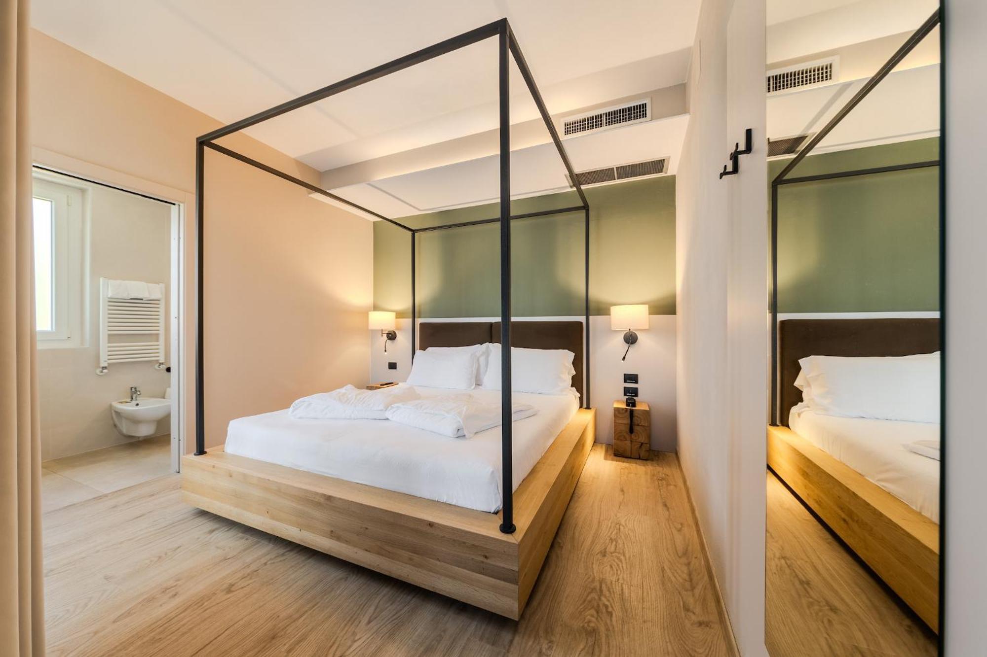 Deluxe Triple Room,1716986925:JPEG