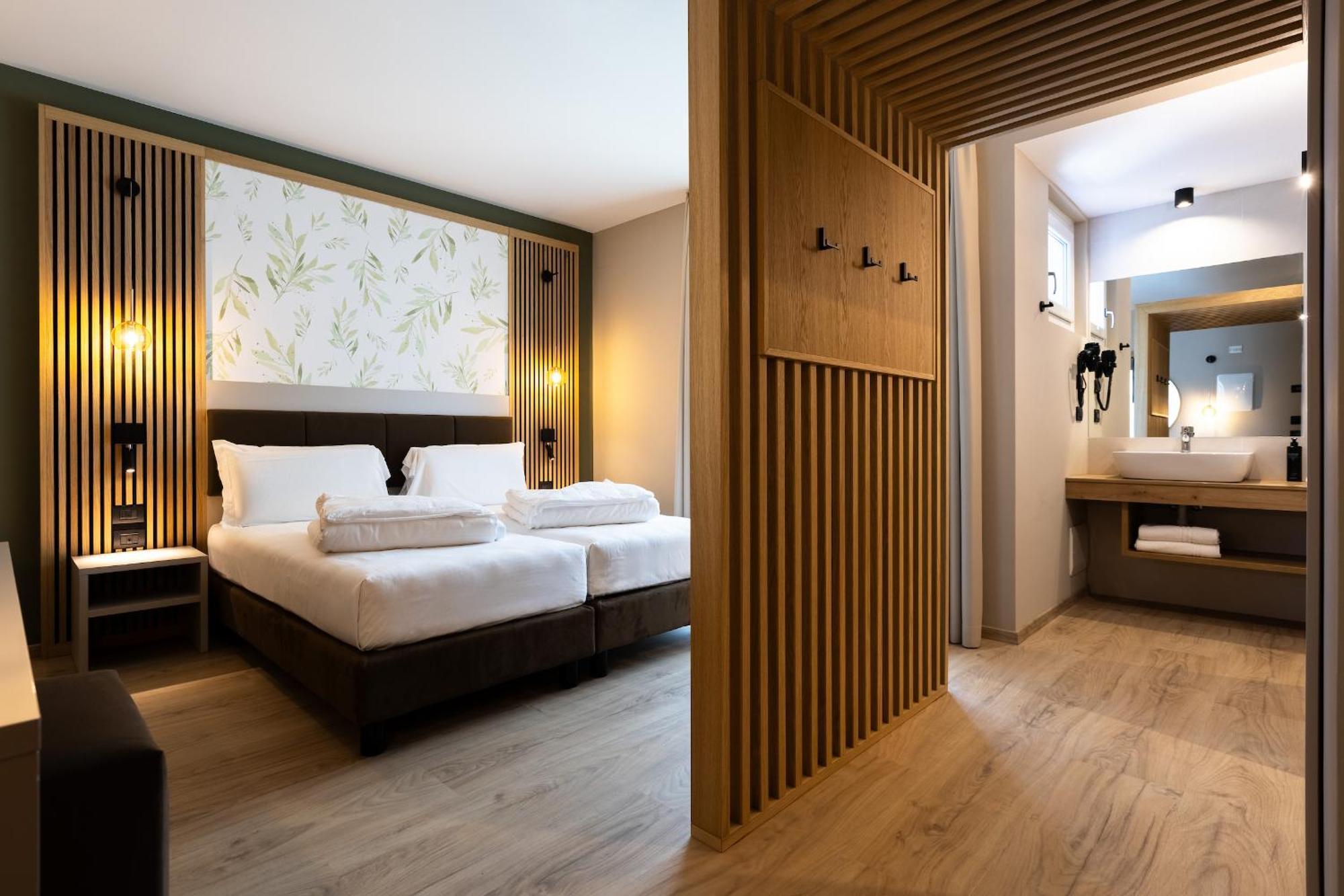 Deluxe Double or Twin Room Balcony