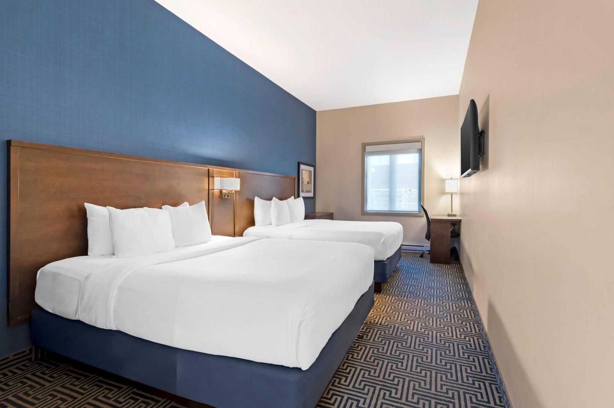 Queen Room Two Queen Beds Non-Smoking