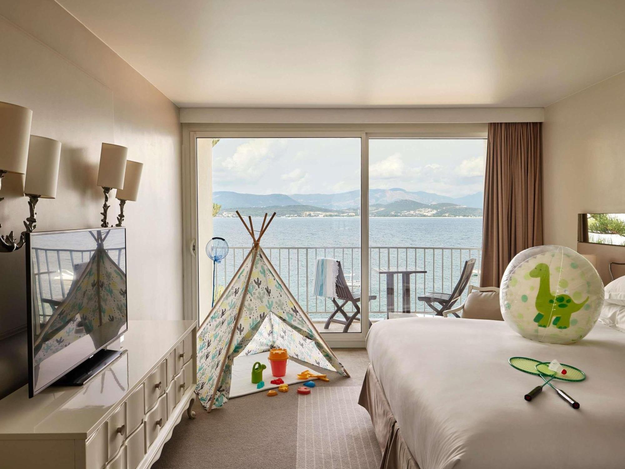 Superior Room Balcony Sea View,1498759327:JPEG