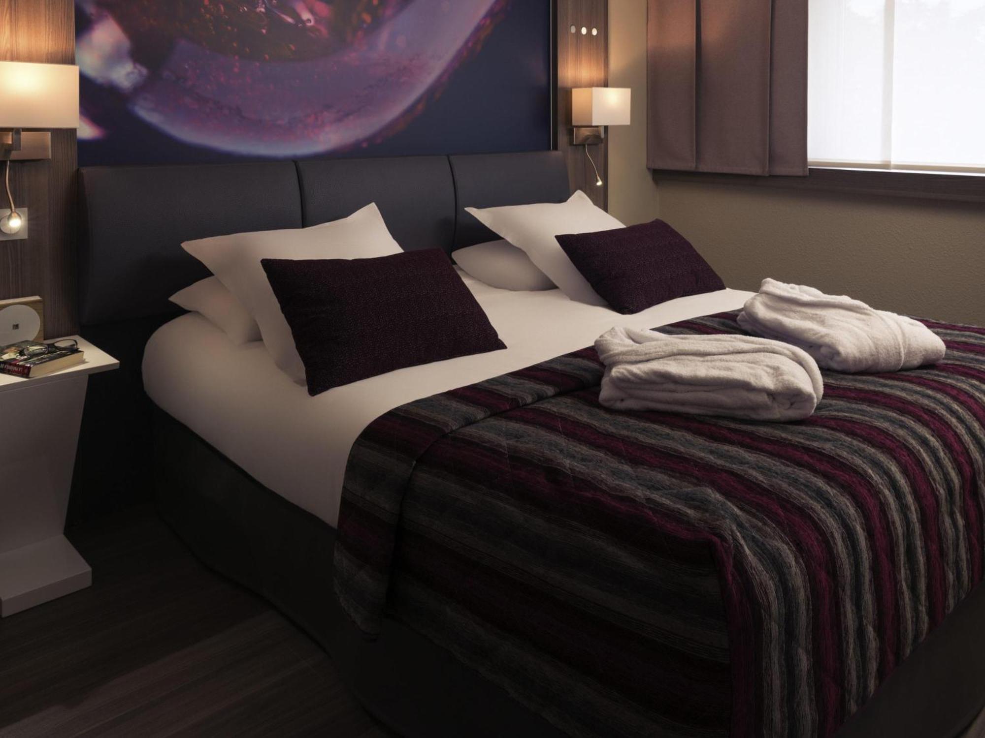 Suite One Double Bed Sofa Bed,1730004126:JPEG