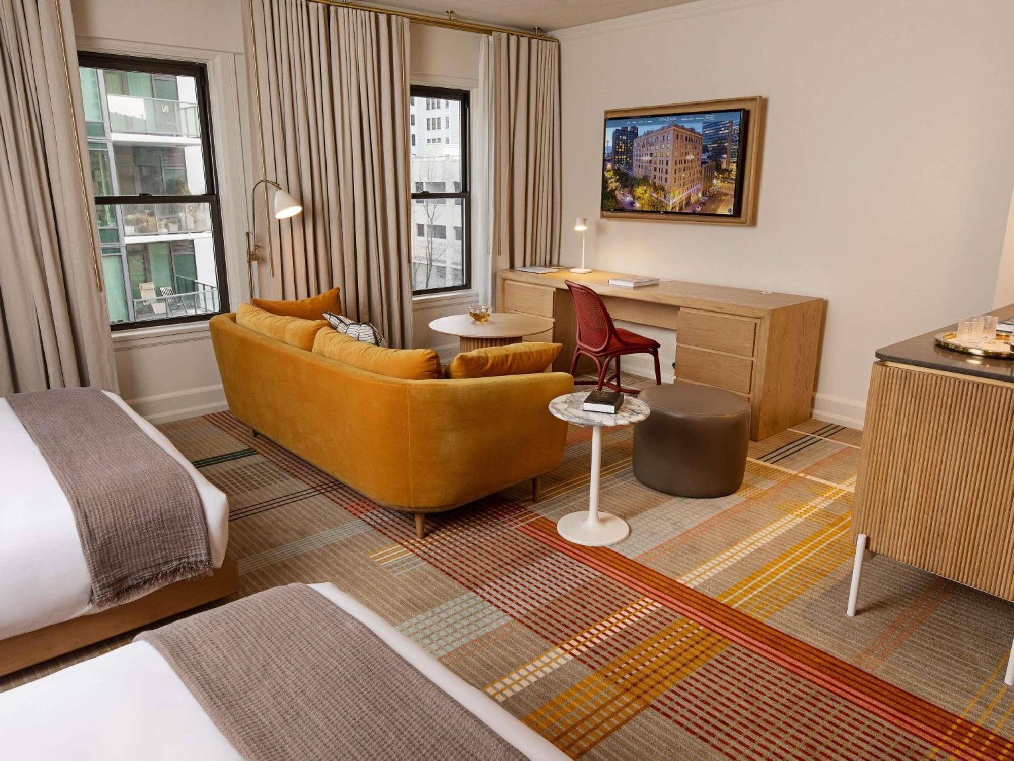 Deluxe Queen Room with Two Queen Beds and Cityview,1717008464:JPEG