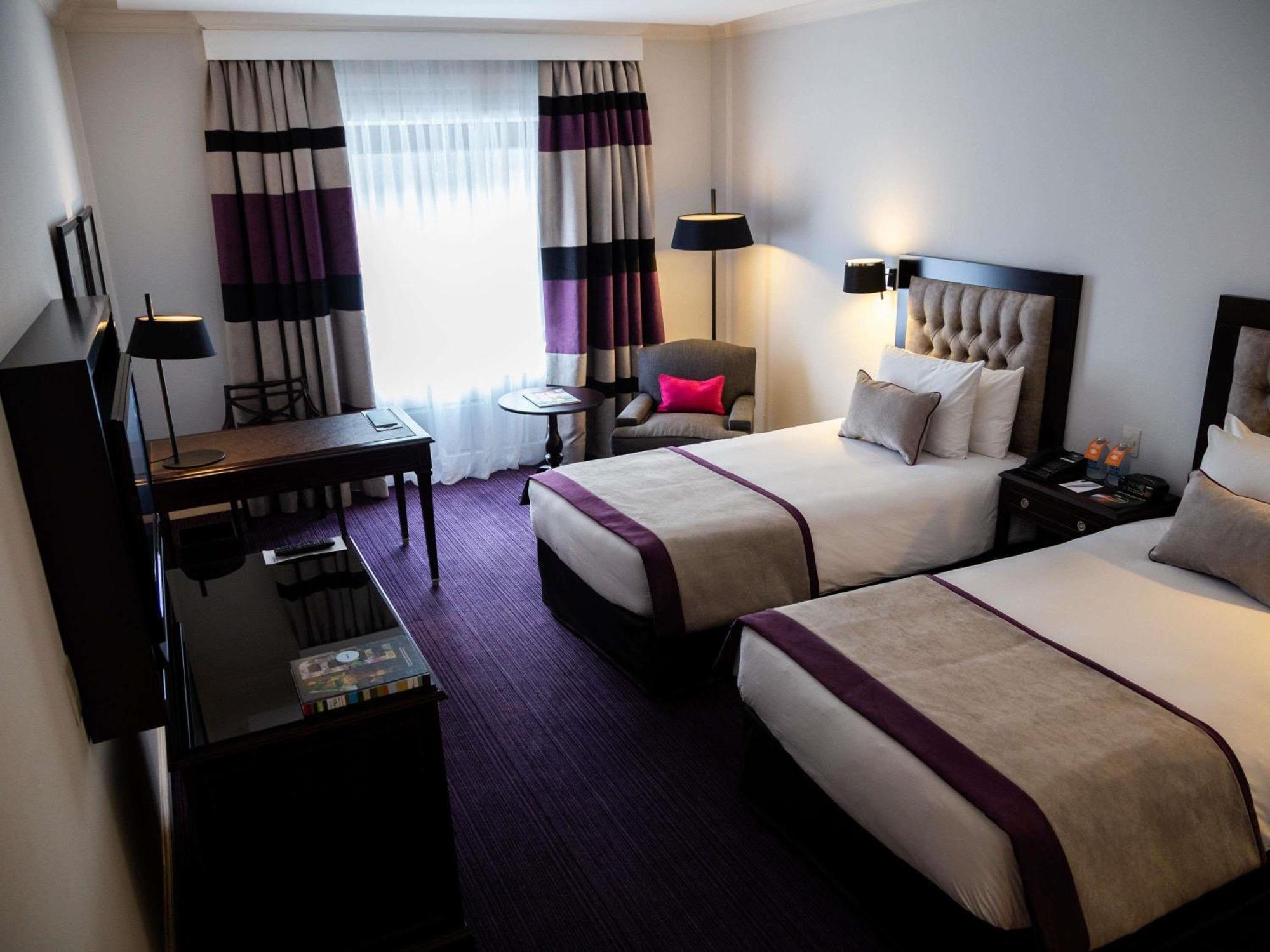 Deluxe Room Twin Beds