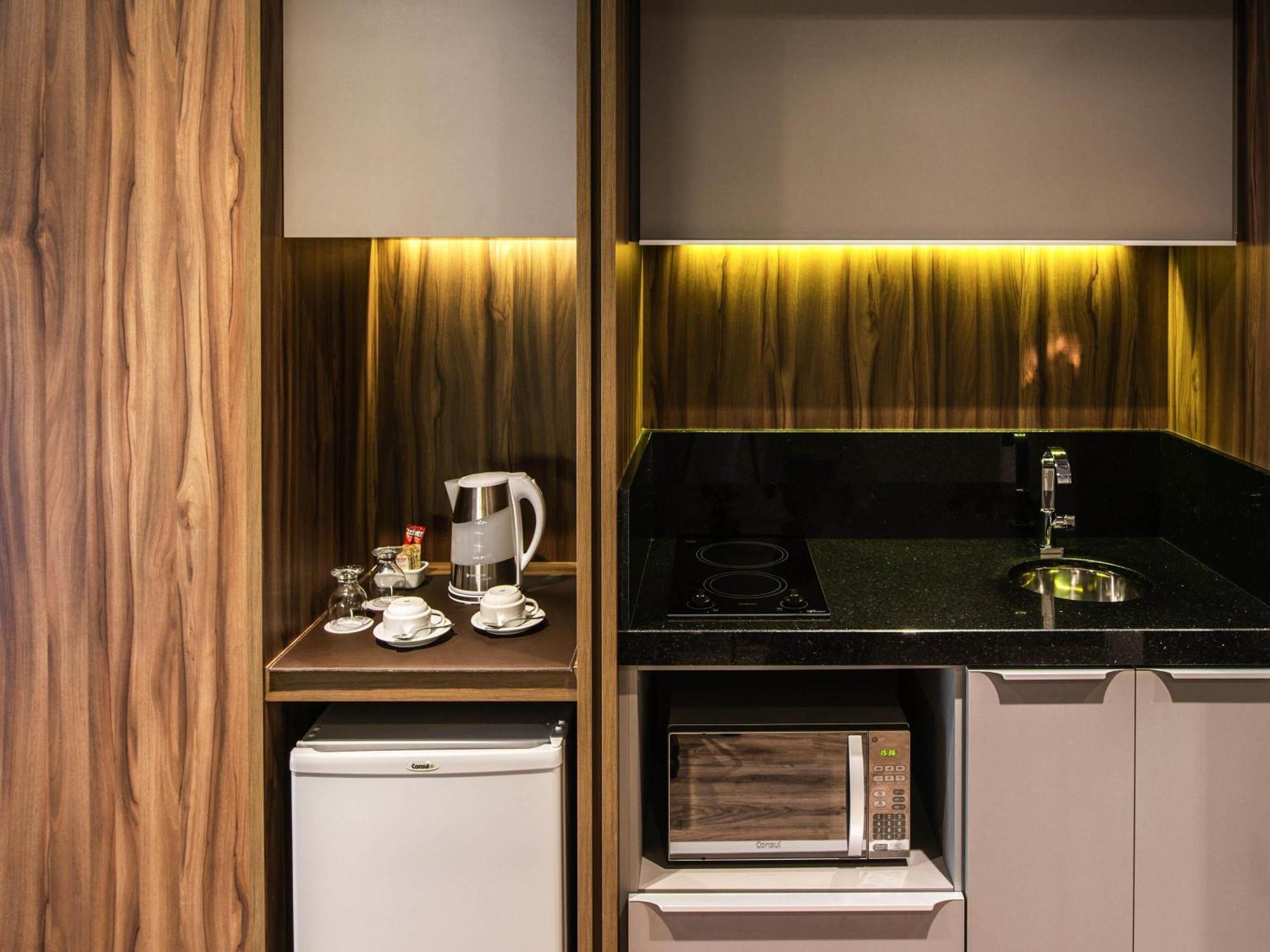Executive Apartment King Bed Kitchen