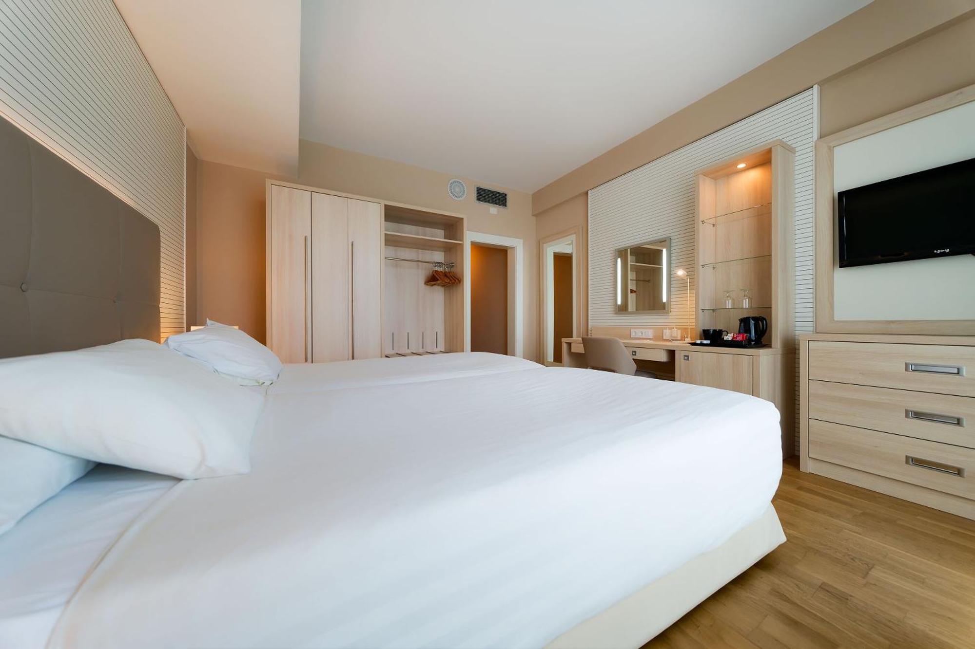 Twin Room Spa Acces