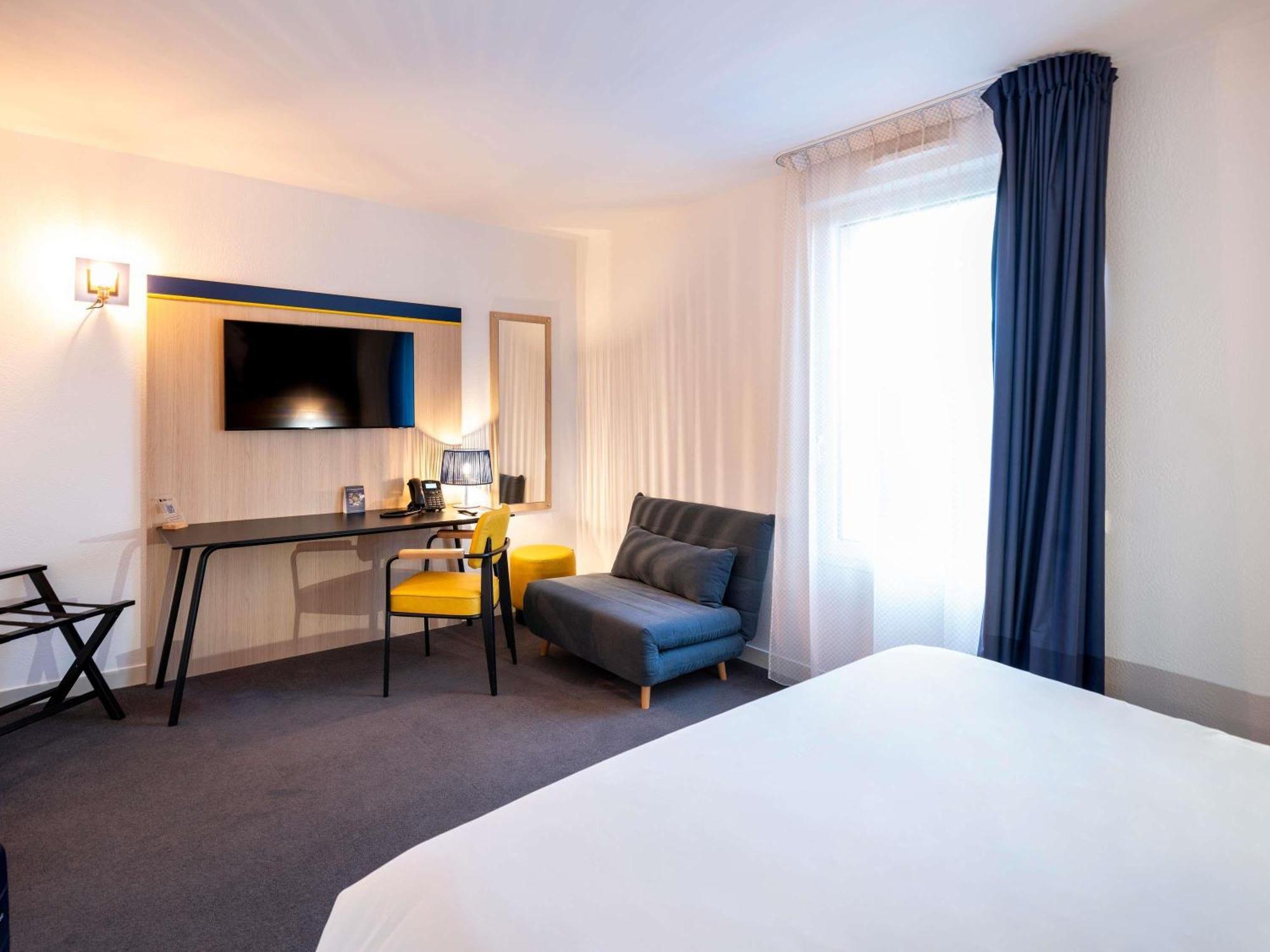 Accessible standard Room One Double Bed One Single Bed,1770878048:JPEG