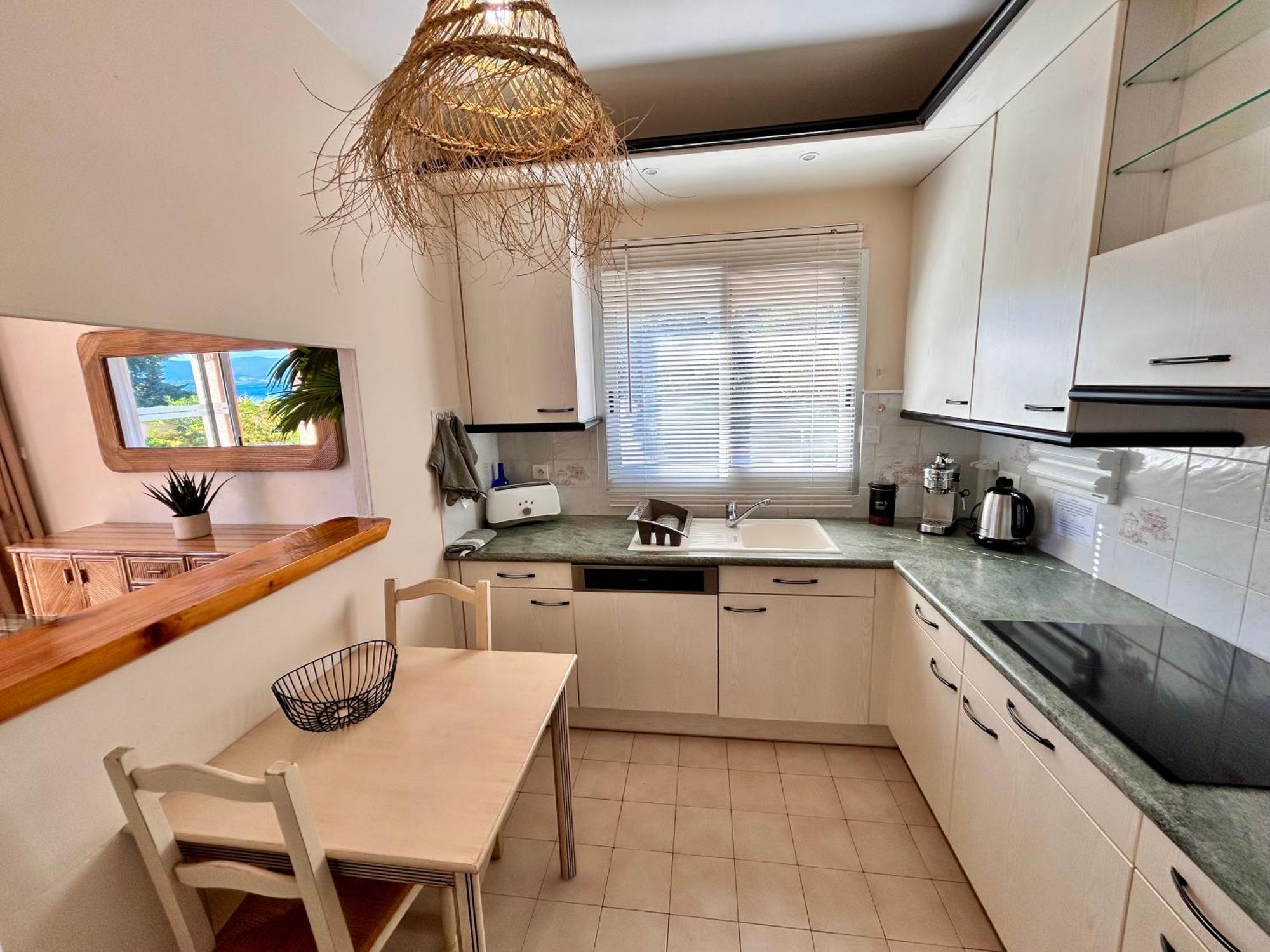 Comfort One-Bedroom Apartment Garden View Terrace
