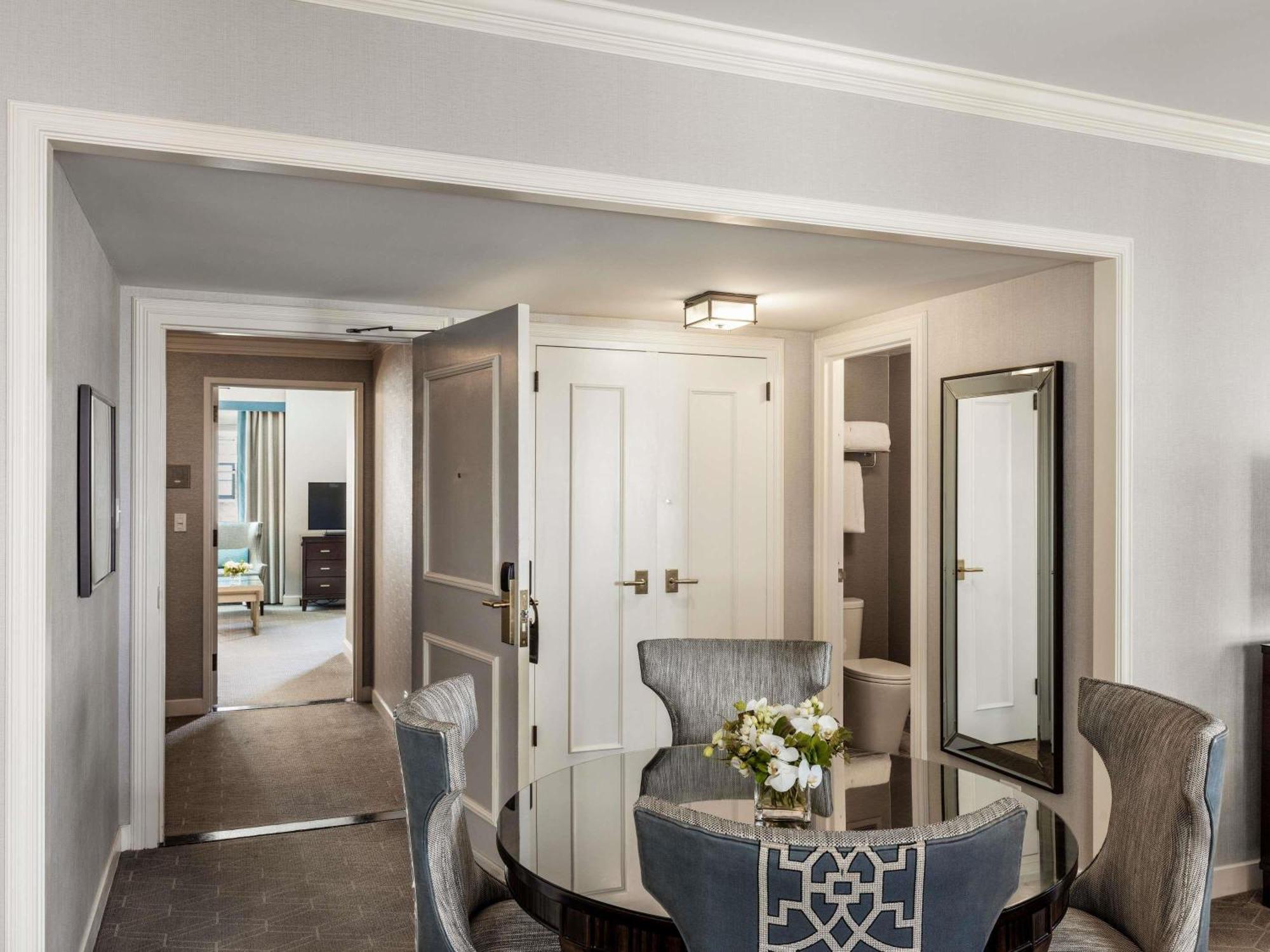 Grand One-Bedroom King Suite,1717034992:JPEG