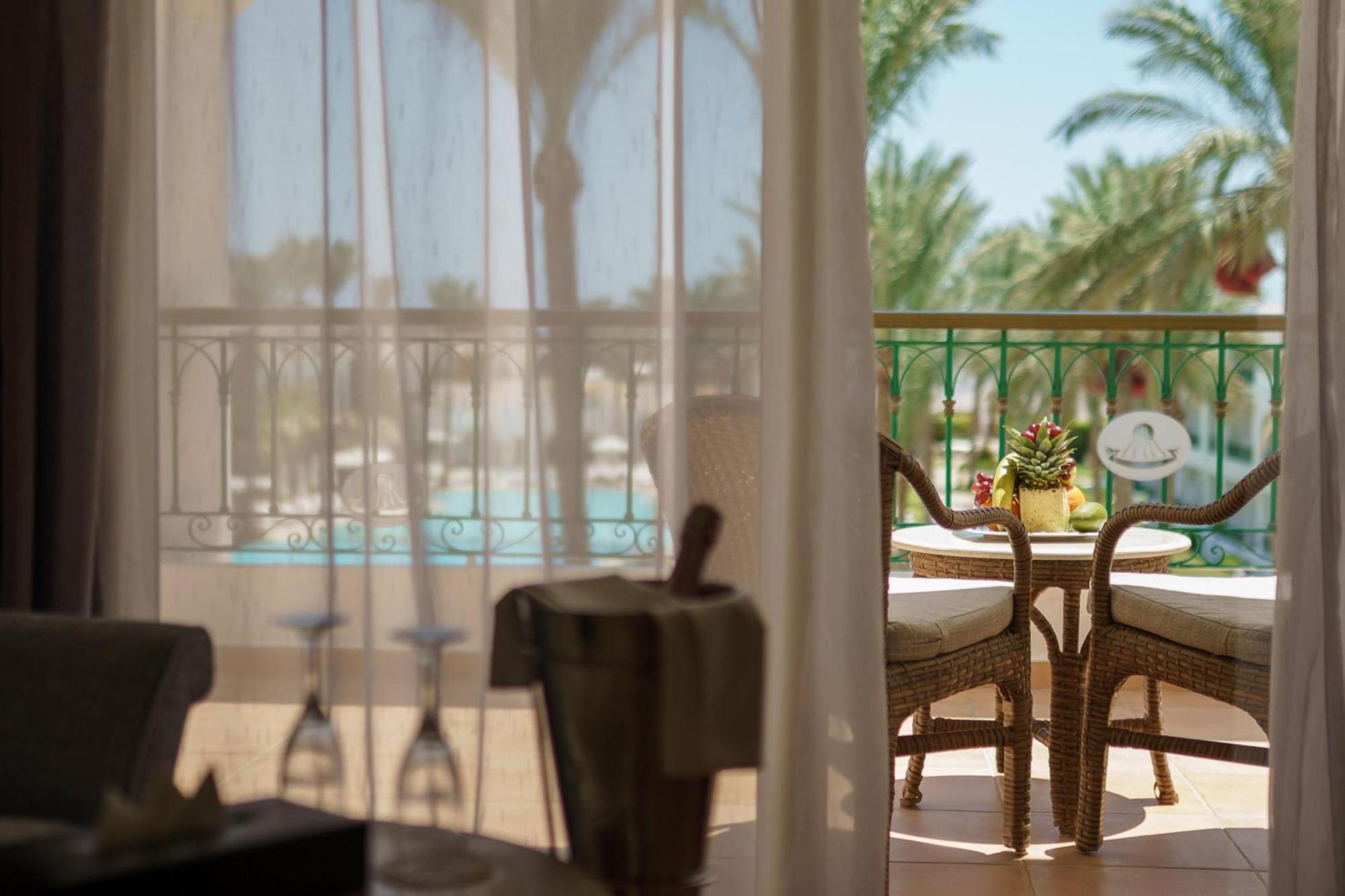 Superior Pool View Room