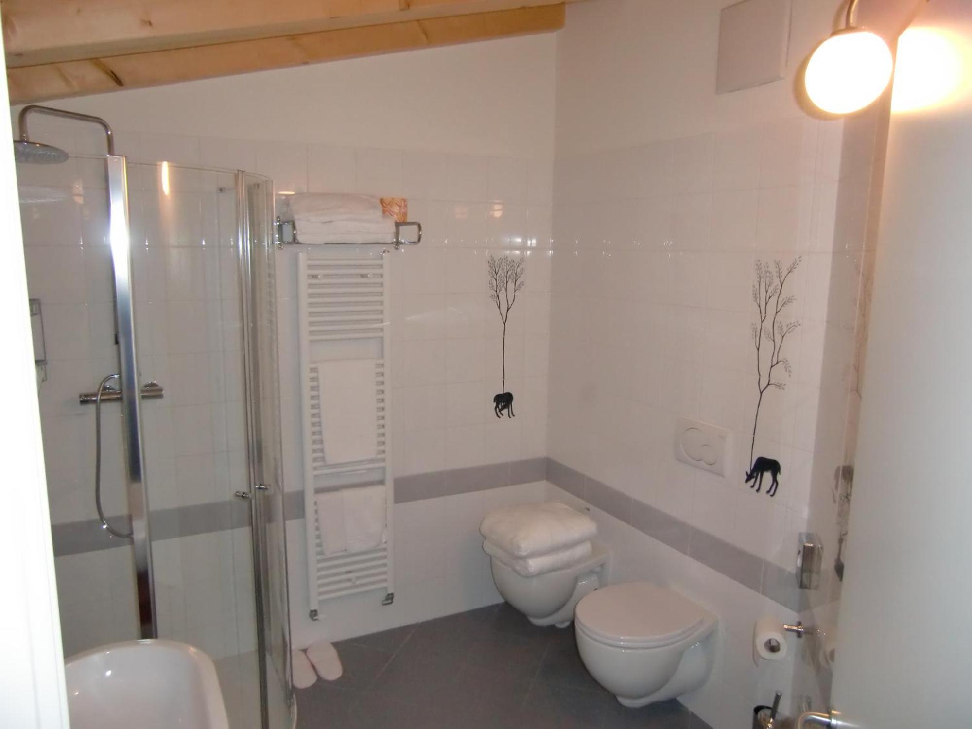 Deluxe Double or Twin Room Spa Bath,1717052011:JPEG