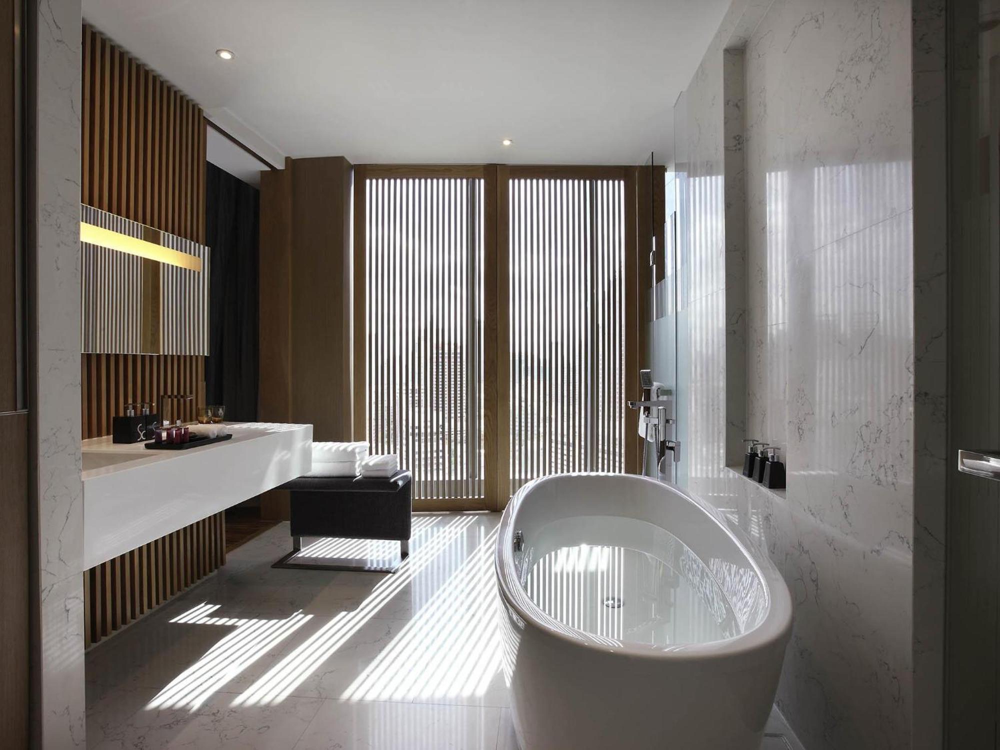 SO King Studio Room with Skyline City View and Club Signature Benefits,1717055370:JPEG