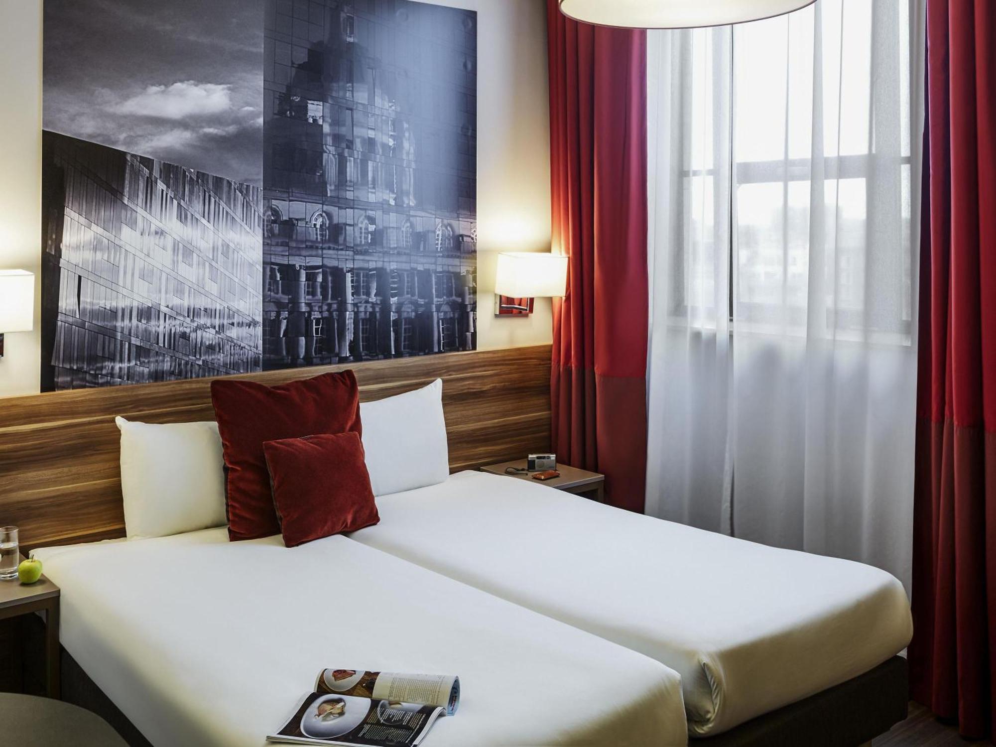 Apartment with Three Single Beds,1717287543:JPEG