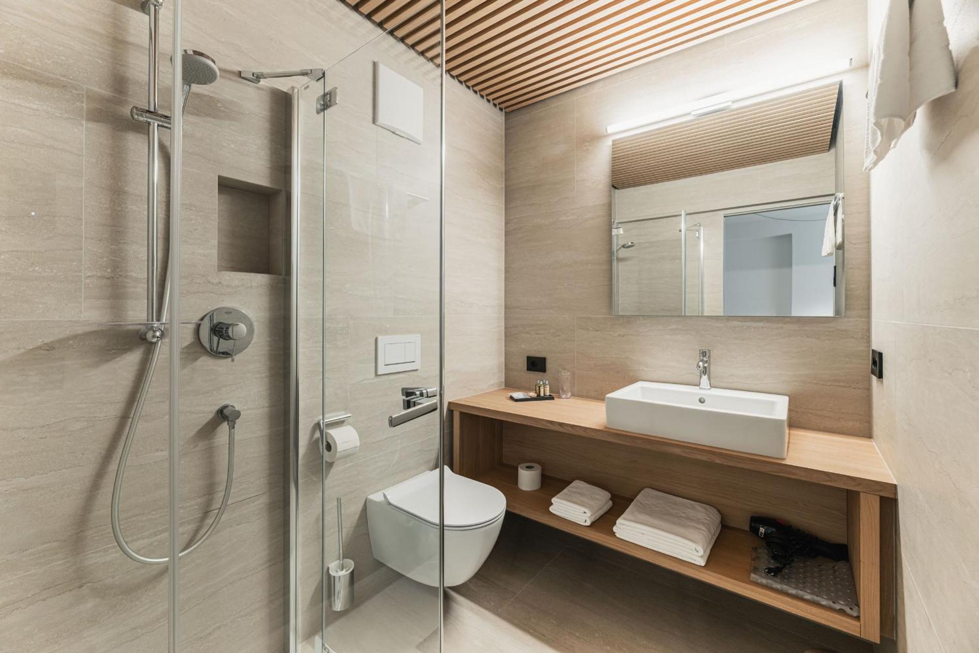 Deluxe Double or Twin Room Garden View