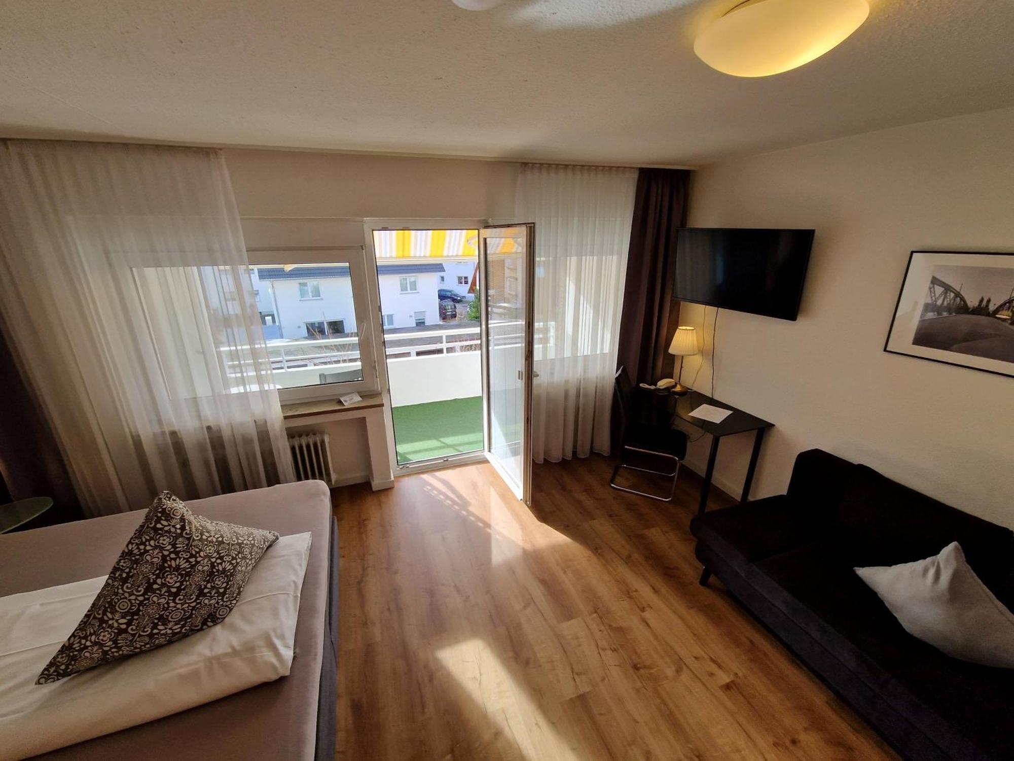 Double Room Extra Bed Balcony