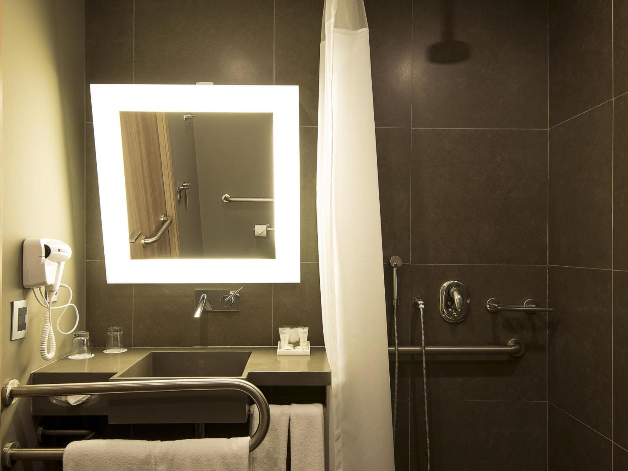 Standard Double Room Disability Access,1717112572:JPEG
