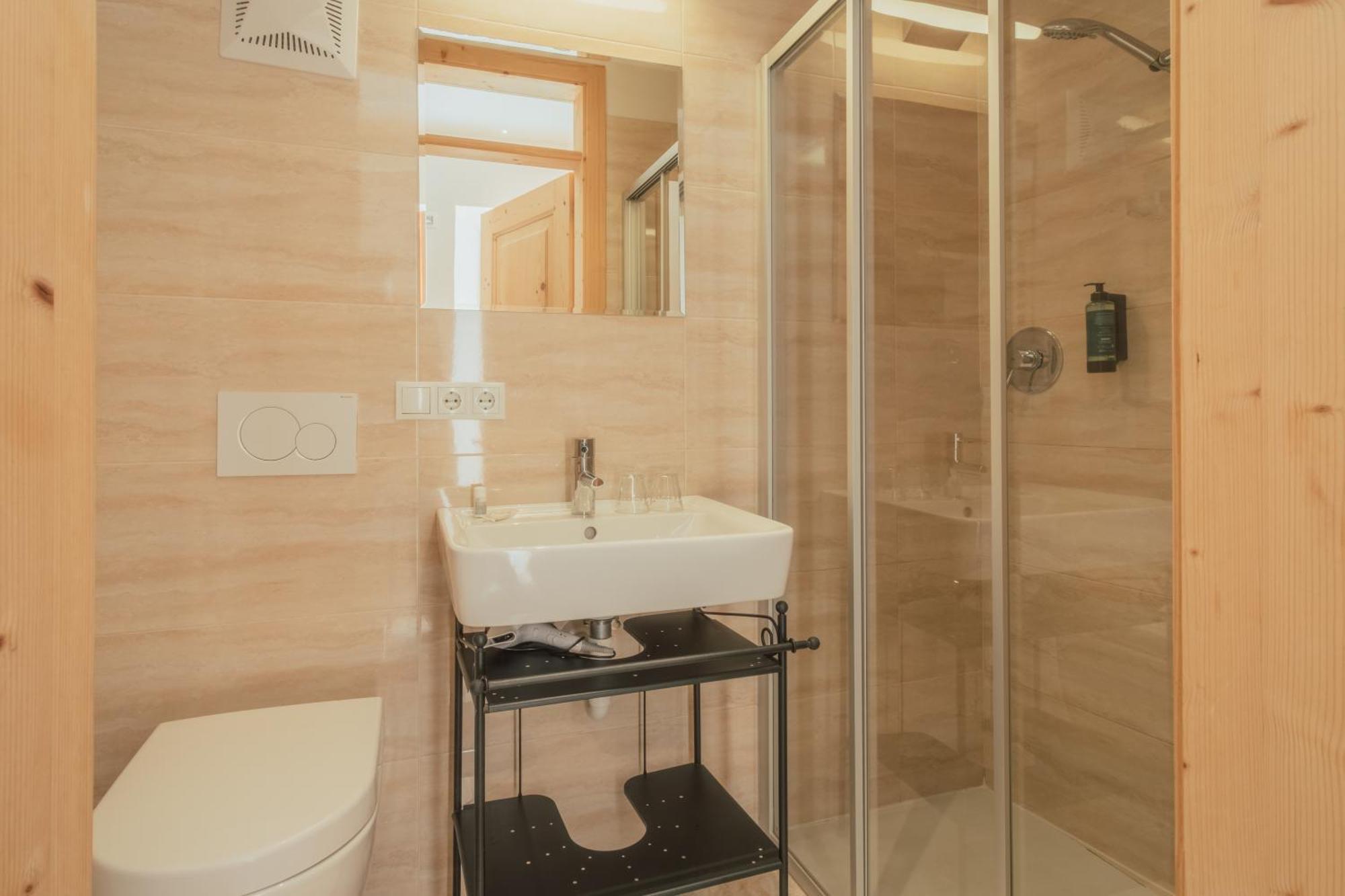 Studio Apartment,1717116548:JPEG