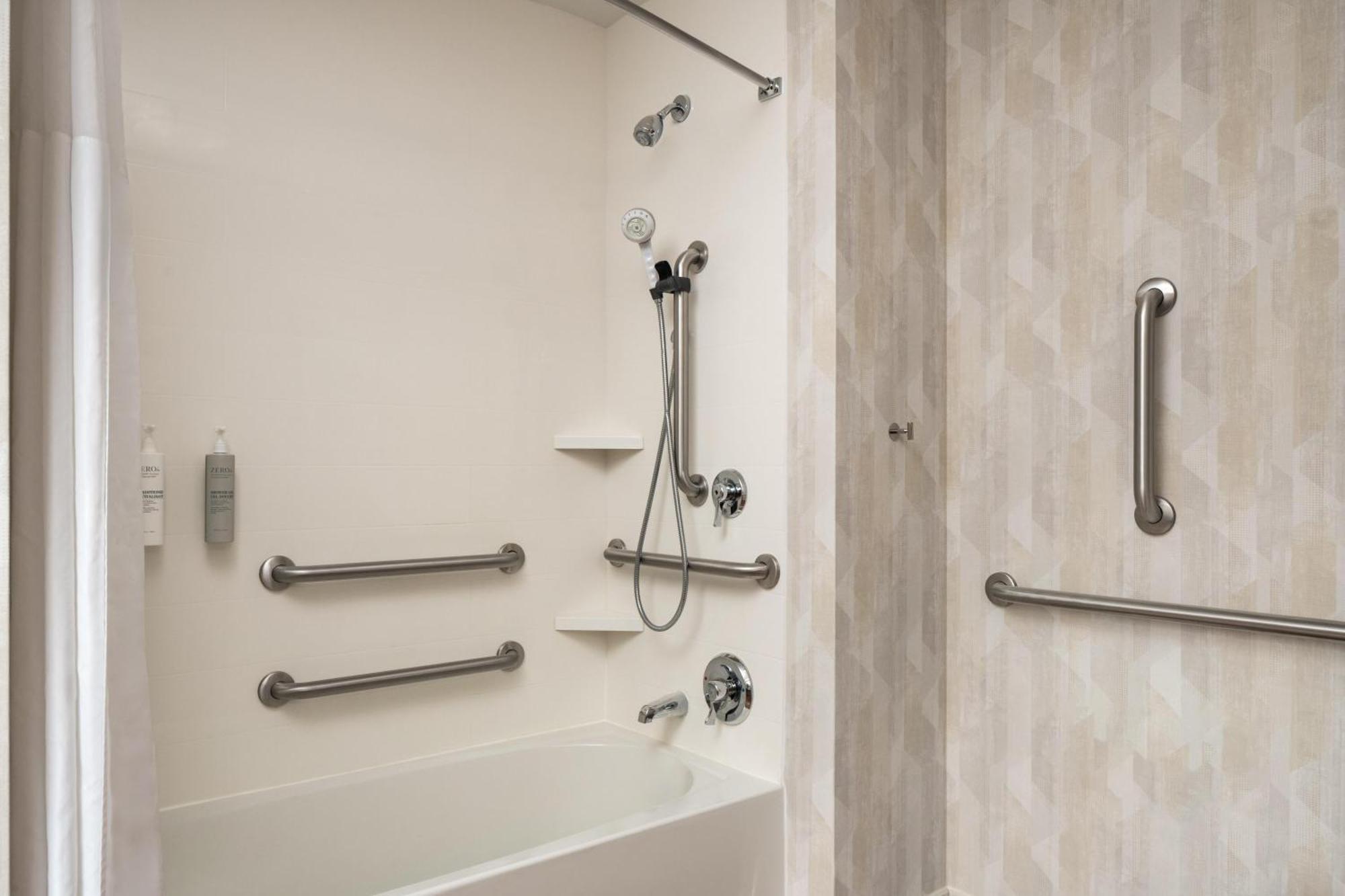 King Room - Mobility Access/Non-Smoking