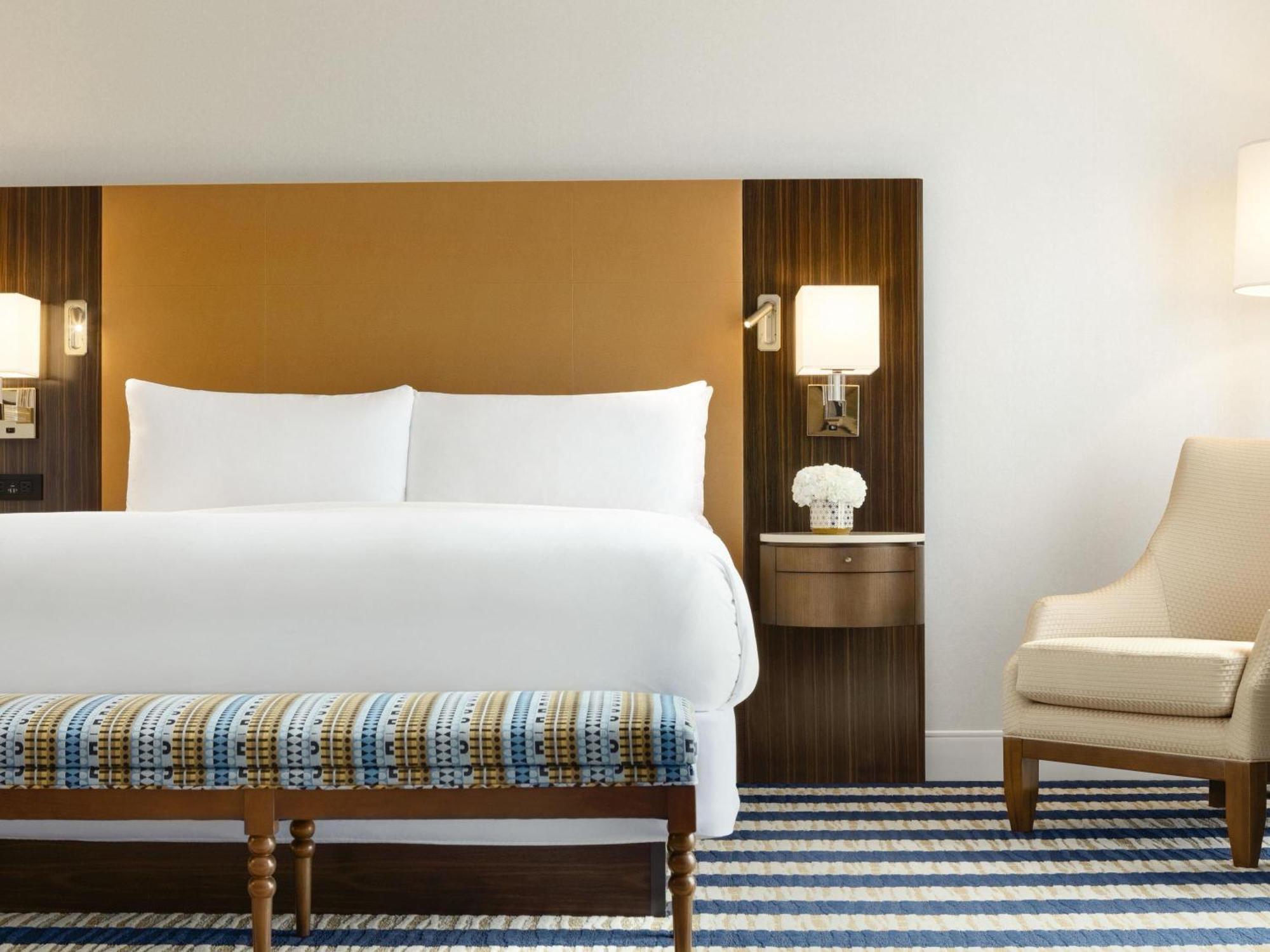 Junior Suite 1 King Bed,1717129495:JPEG