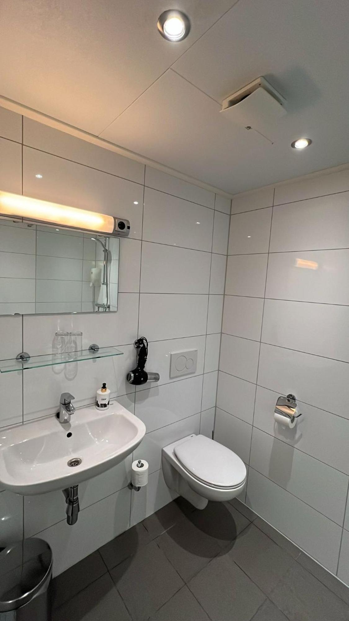Double or Twin Room Bathroom