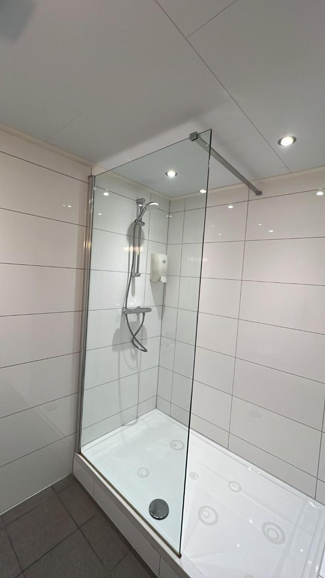 Double or Twin Room Bathroom