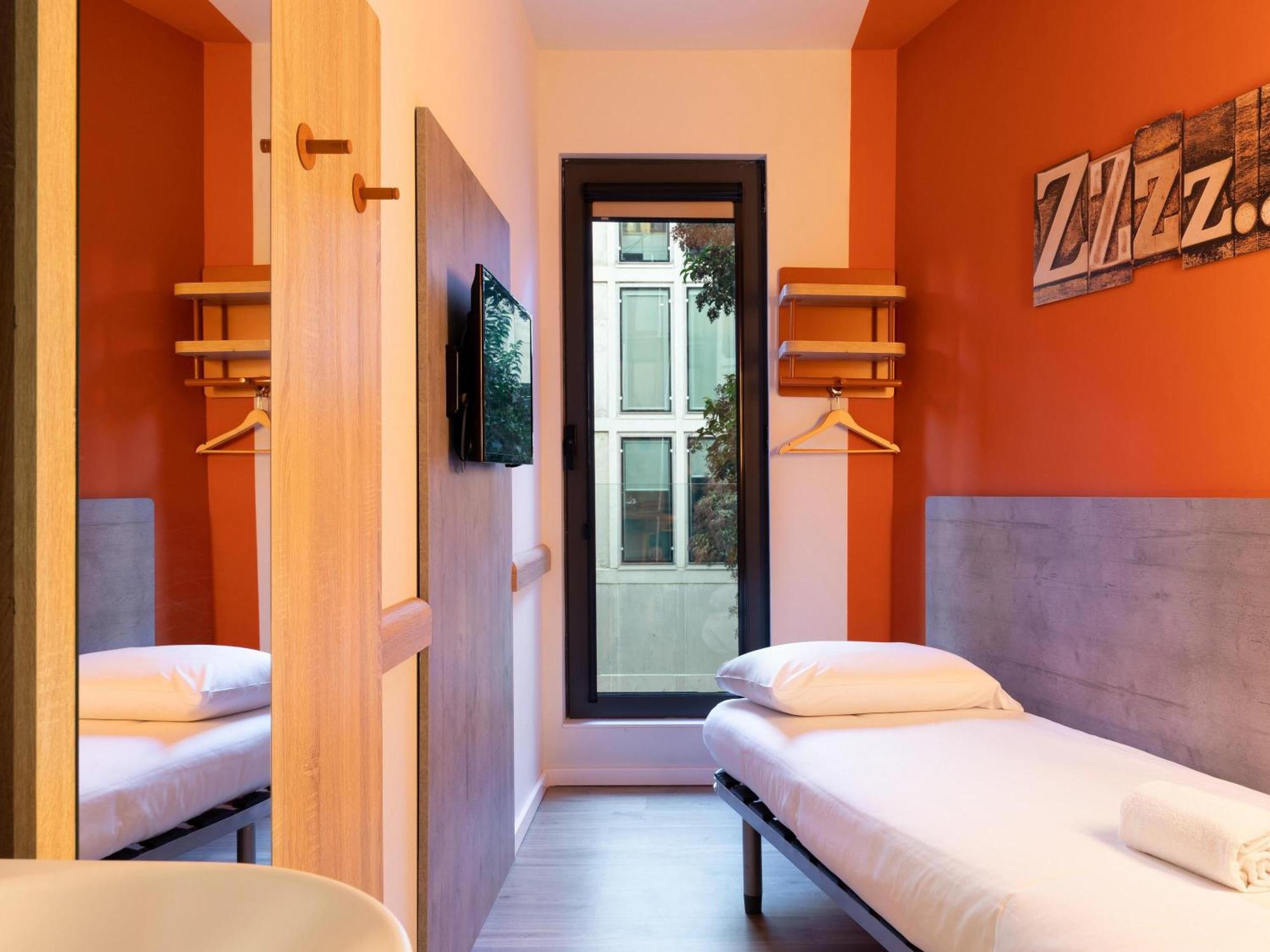 Standard Single Room,1731552807:JPEG