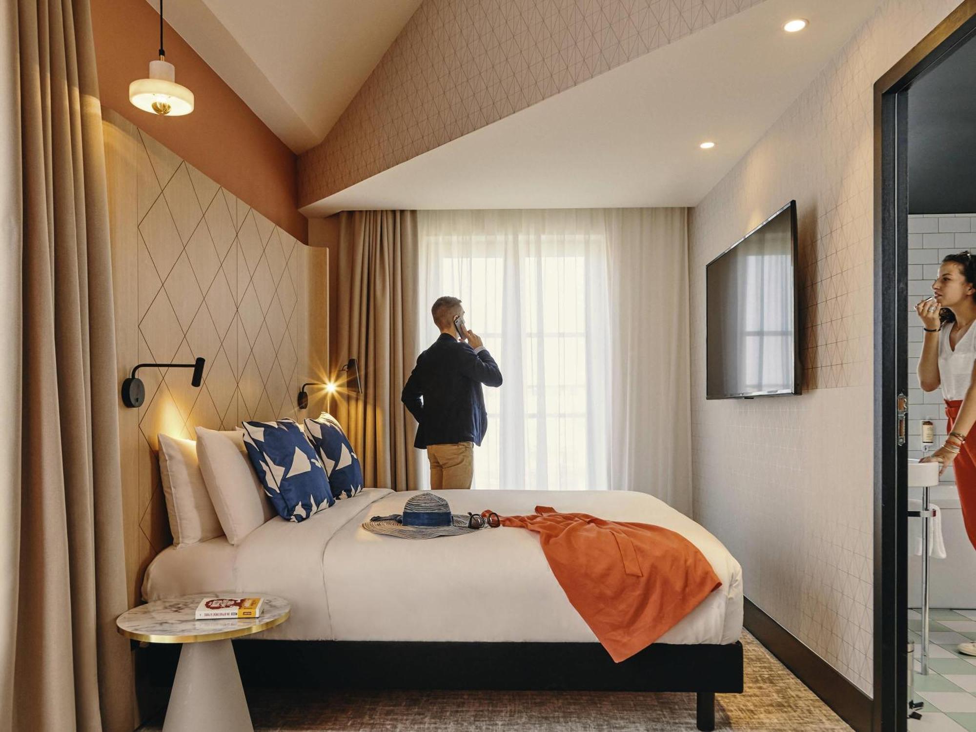 Superior Family Suite Double Bed Double Sofa Bed,1765511626:JPEG