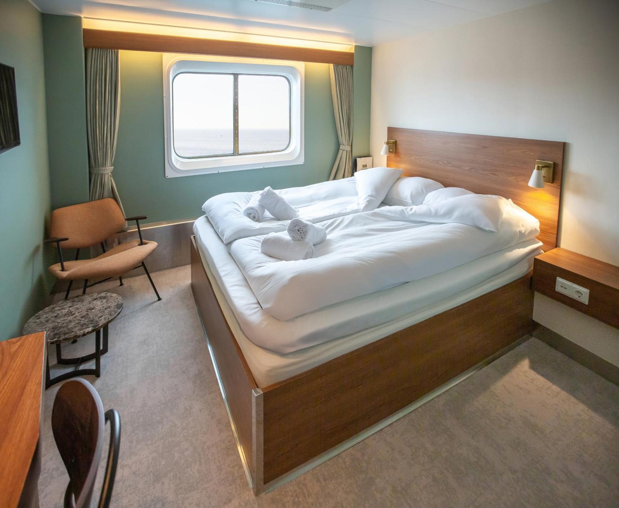 Commodore Class Cabin Sea View,1772242583:JPEG