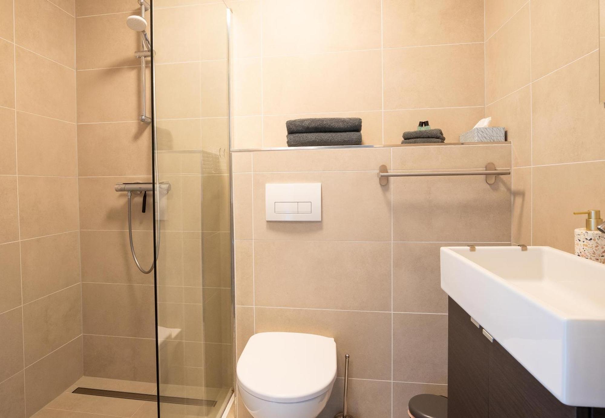 Double Room Private Bathroom
