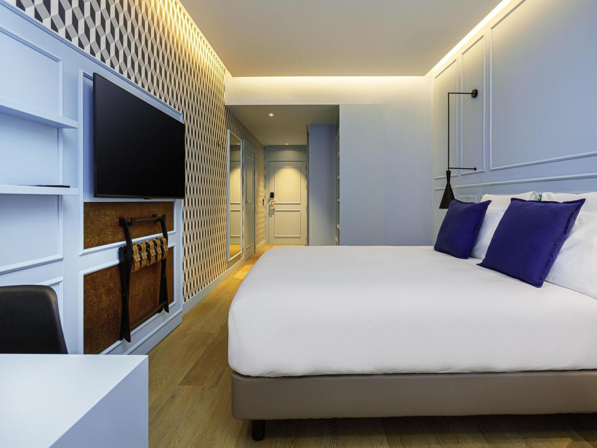 Classic Double Room,1717195199:JPEG