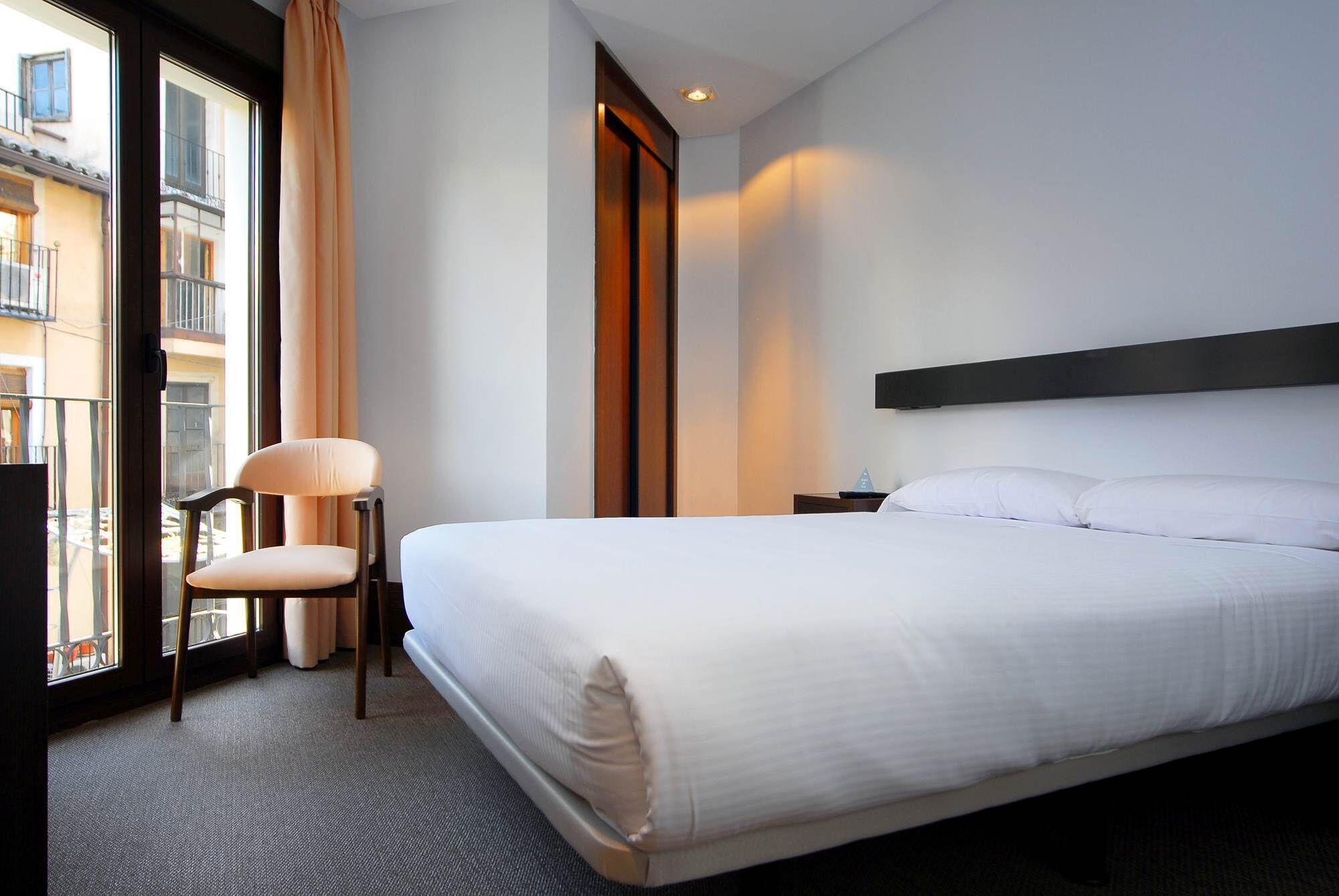 Double Room,1742800669:JPEG