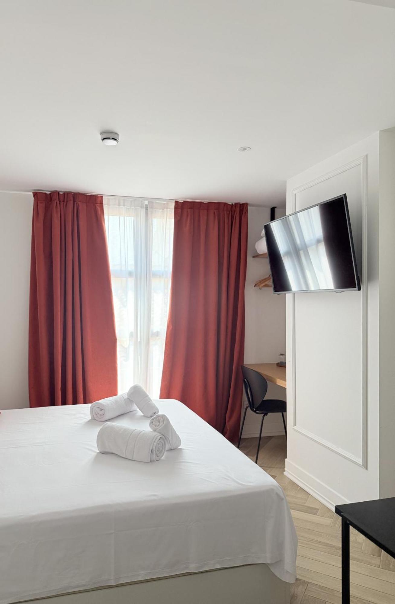 Double Room Private Bathroom
