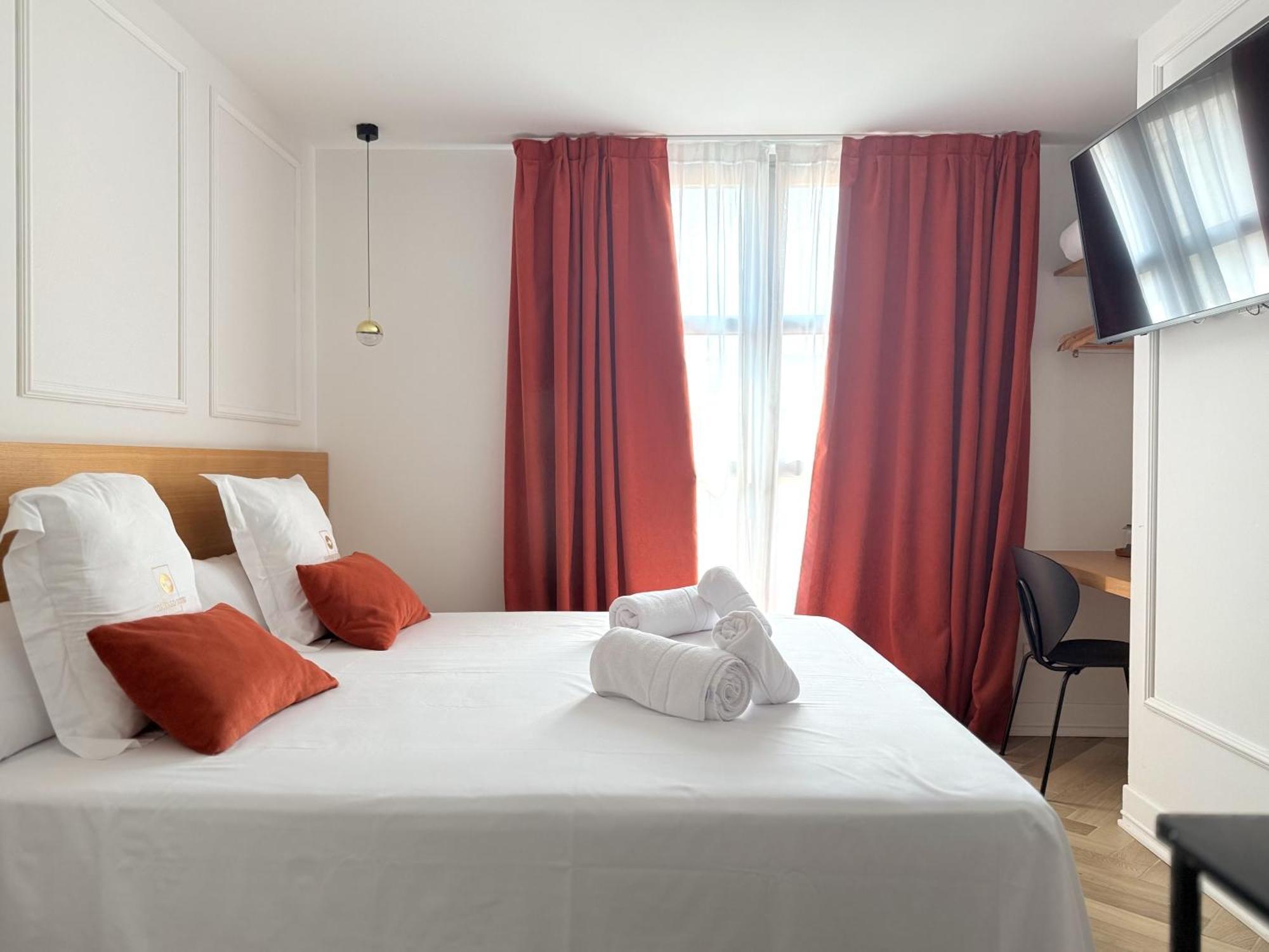 Double Room Private Bathroom