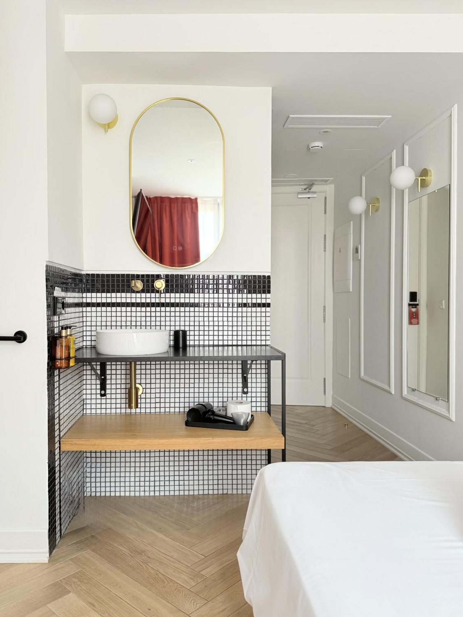 Double Room Private Bathroom